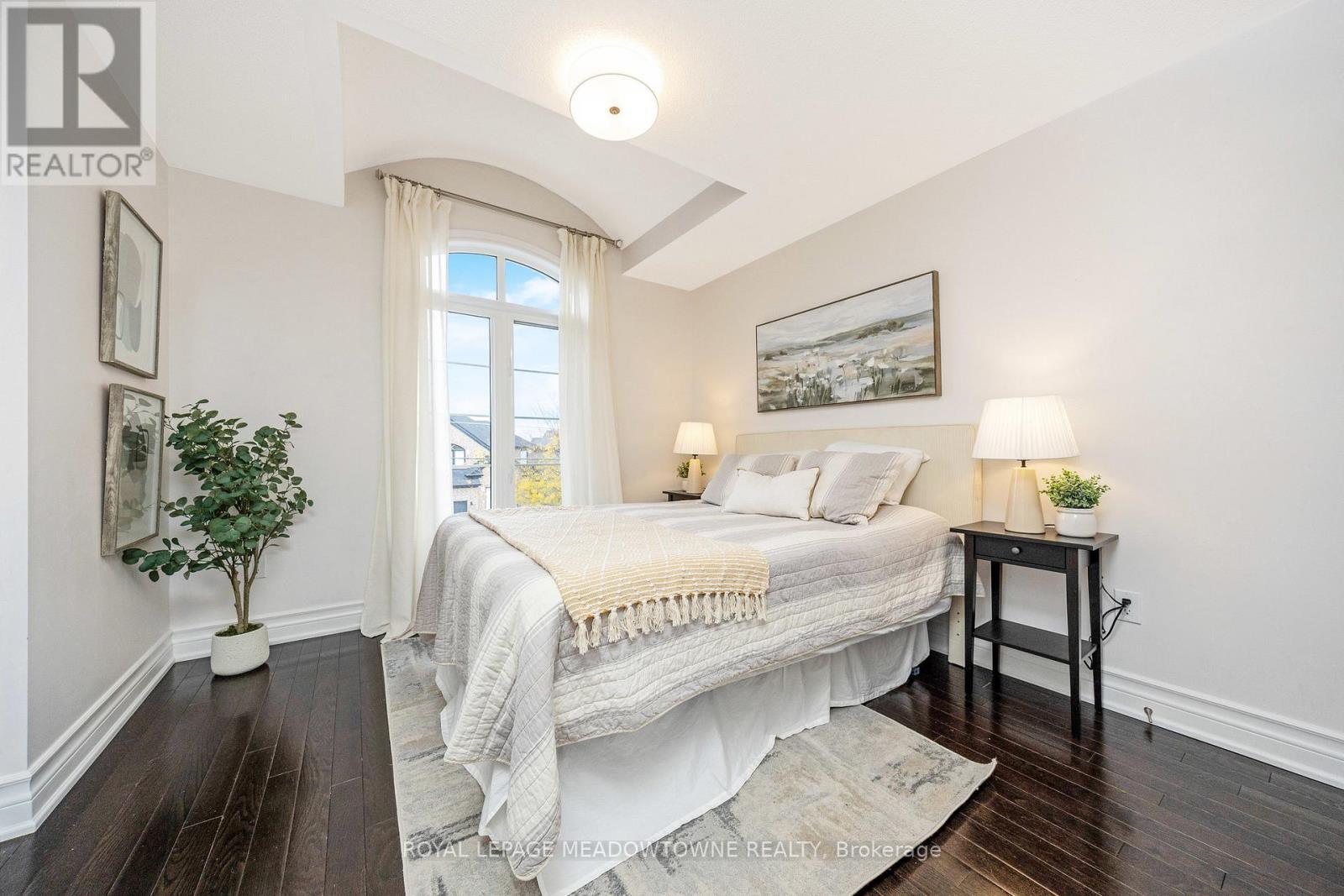 












418 CEDAR HEDGE ROAD

,
Milton,




Ontario
L9T8T6

