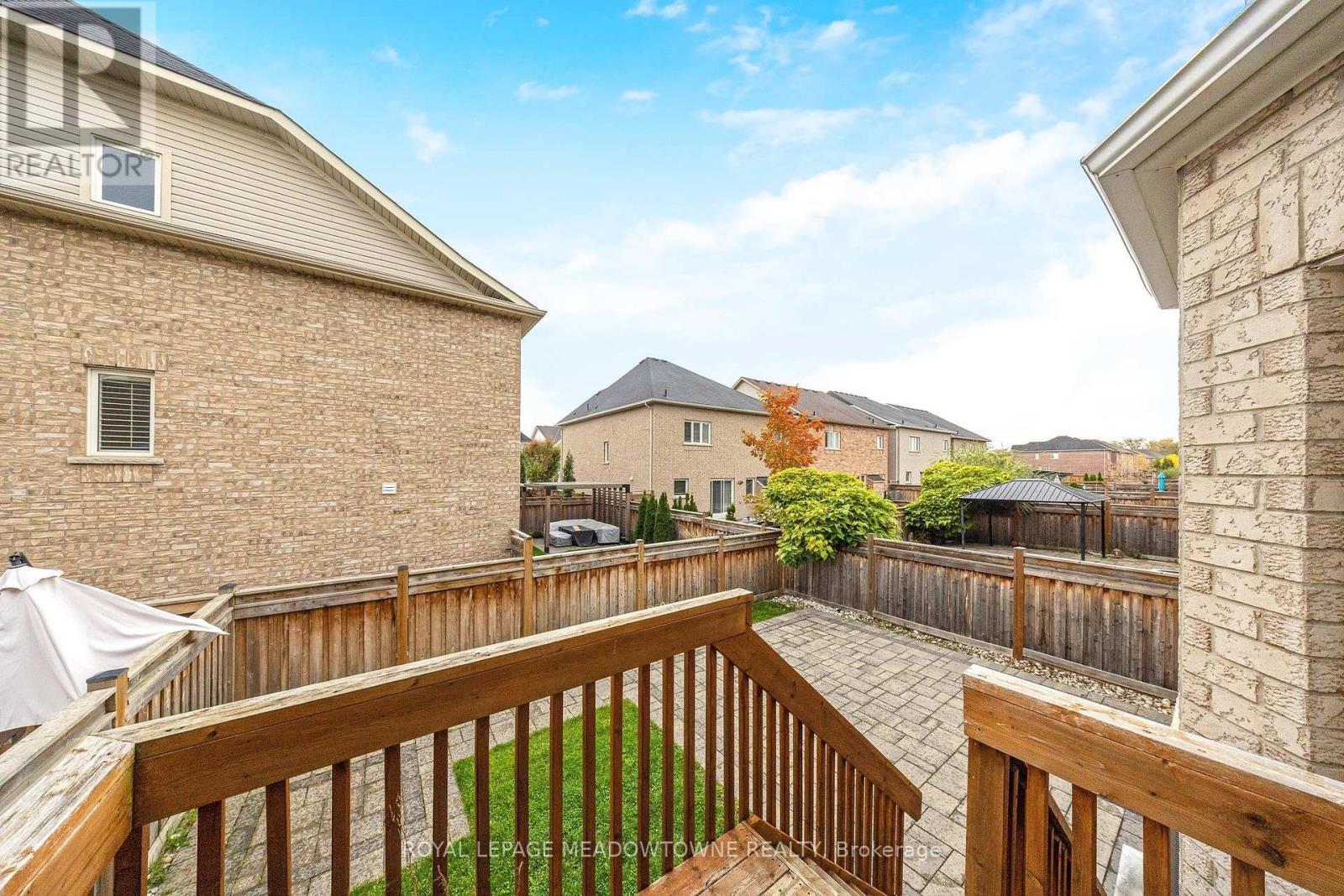 












418 CEDAR HEDGE ROAD

,
Milton,




Ontario
L9T8T6

