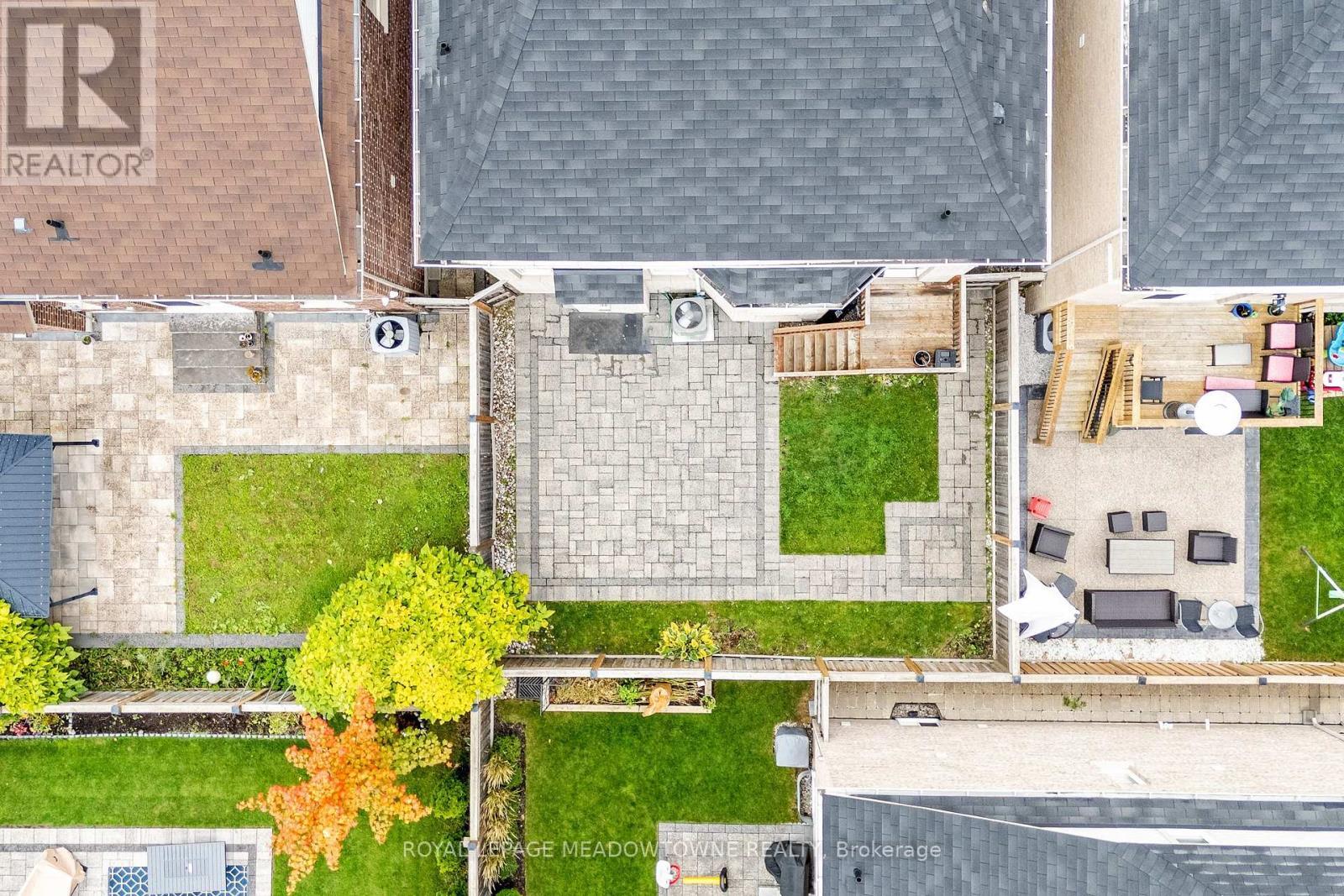












418 CEDAR HEDGE ROAD

,
Milton,




Ontario
L9T8T6

