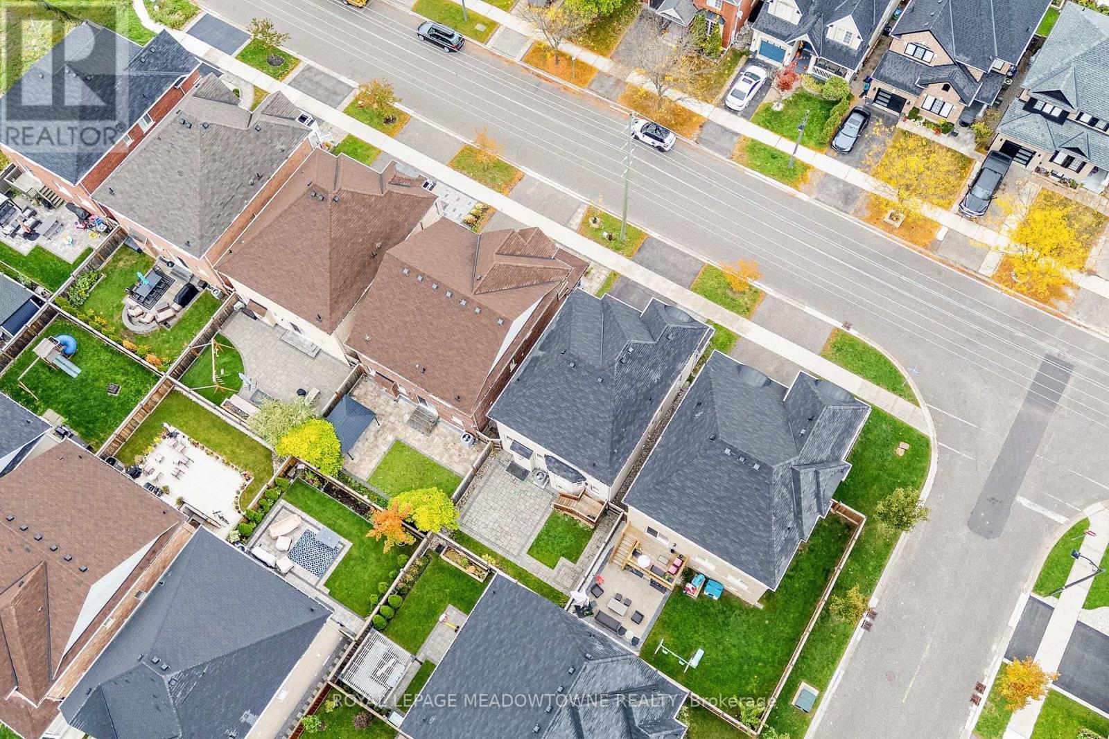 












418 CEDAR HEDGE ROAD

,
Milton,




Ontario
L9T8T6

