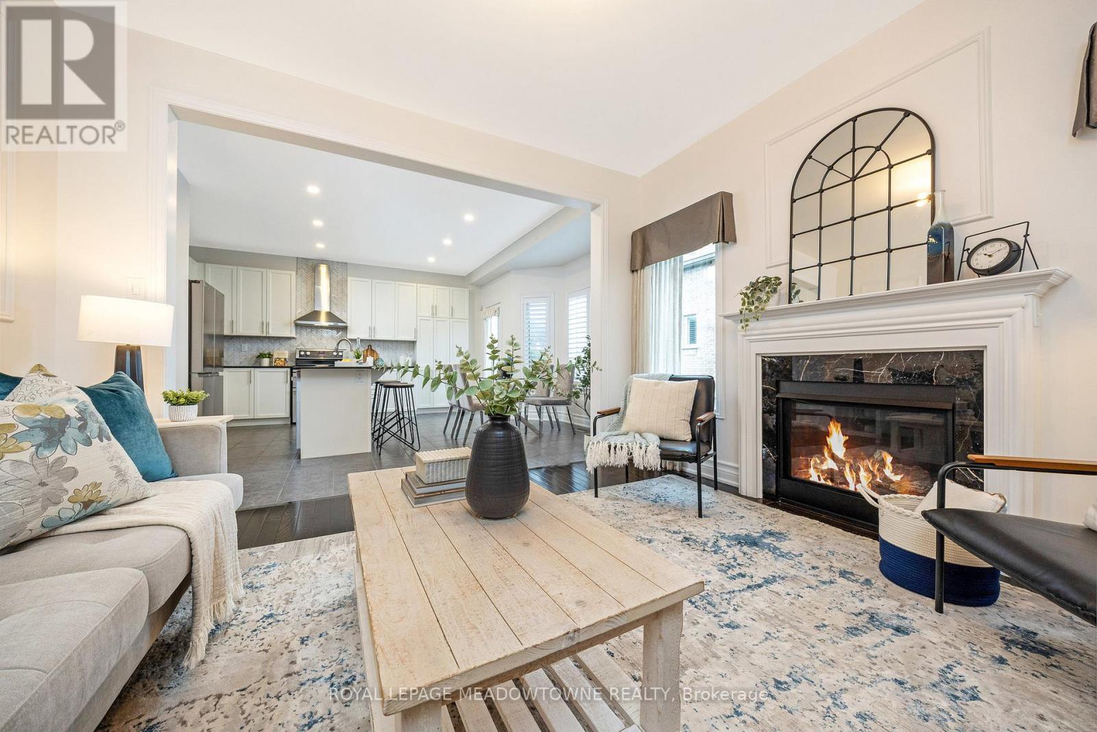 












418 CEDAR HEDGE ROAD

,
Milton,




Ontario
L9T8T6

