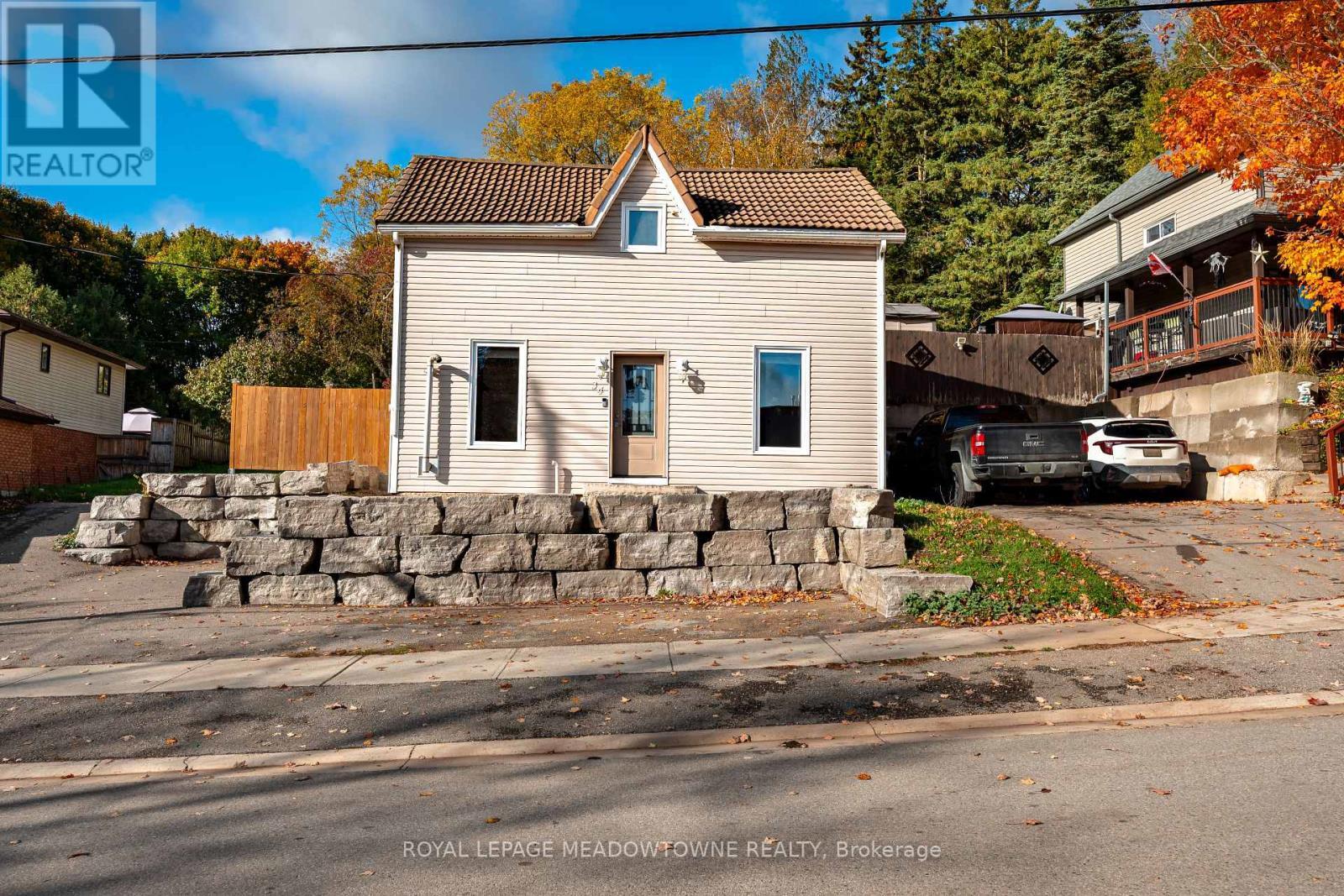 












34 CROZIER STREET

,
East Luther Grand Valley,




Ontario
L0N1G0

