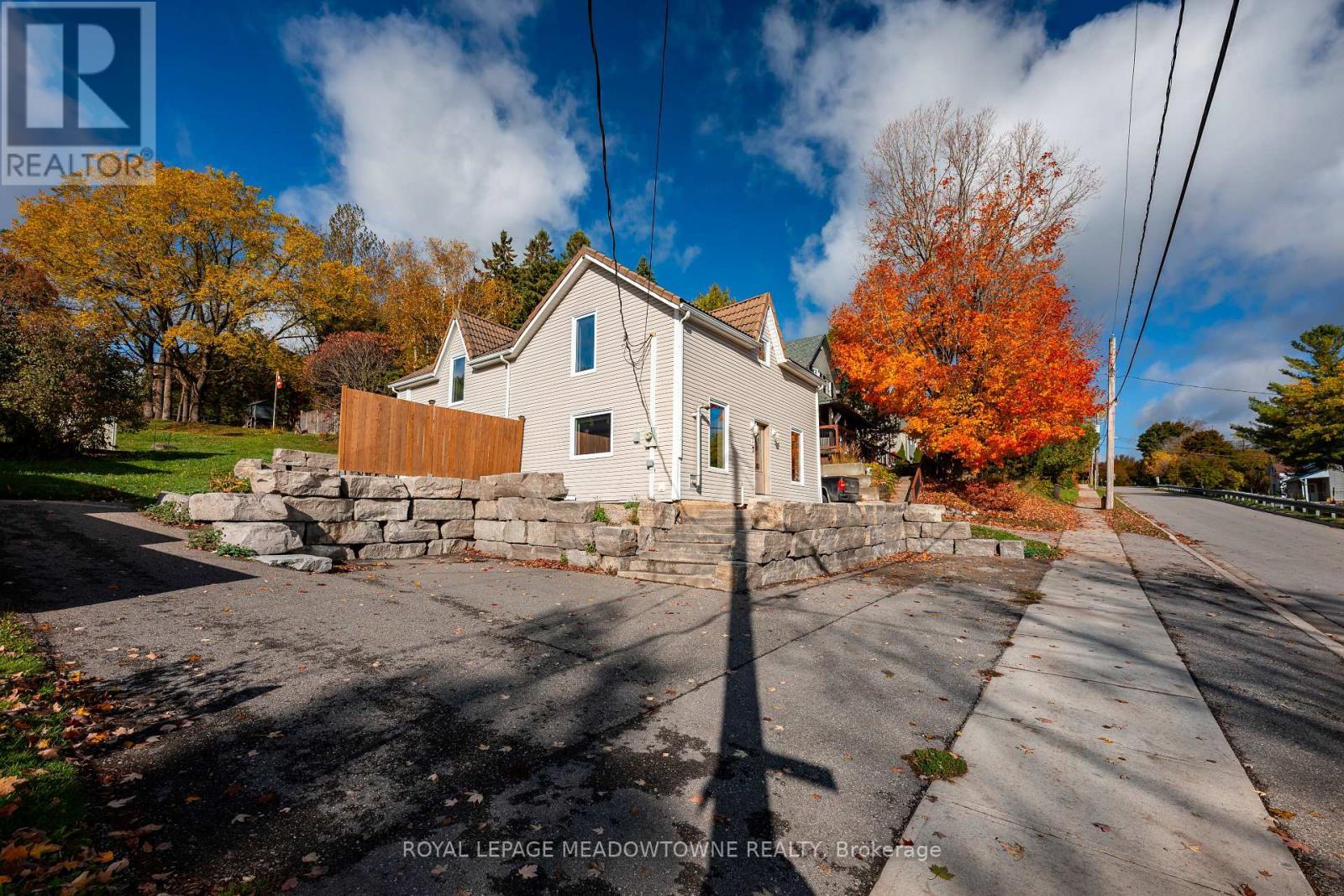 












34 CROZIER STREET

,
East Luther Grand Valley,




Ontario
L0N1G0

