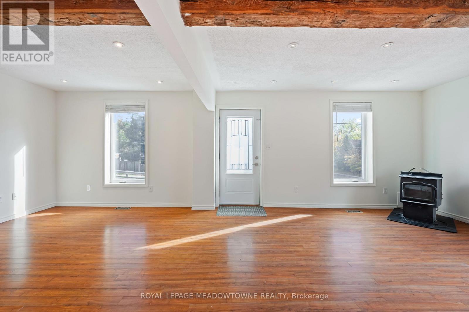 












34 CROZIER STREET

,
East Luther Grand Valley,




Ontario
L0N1G0

