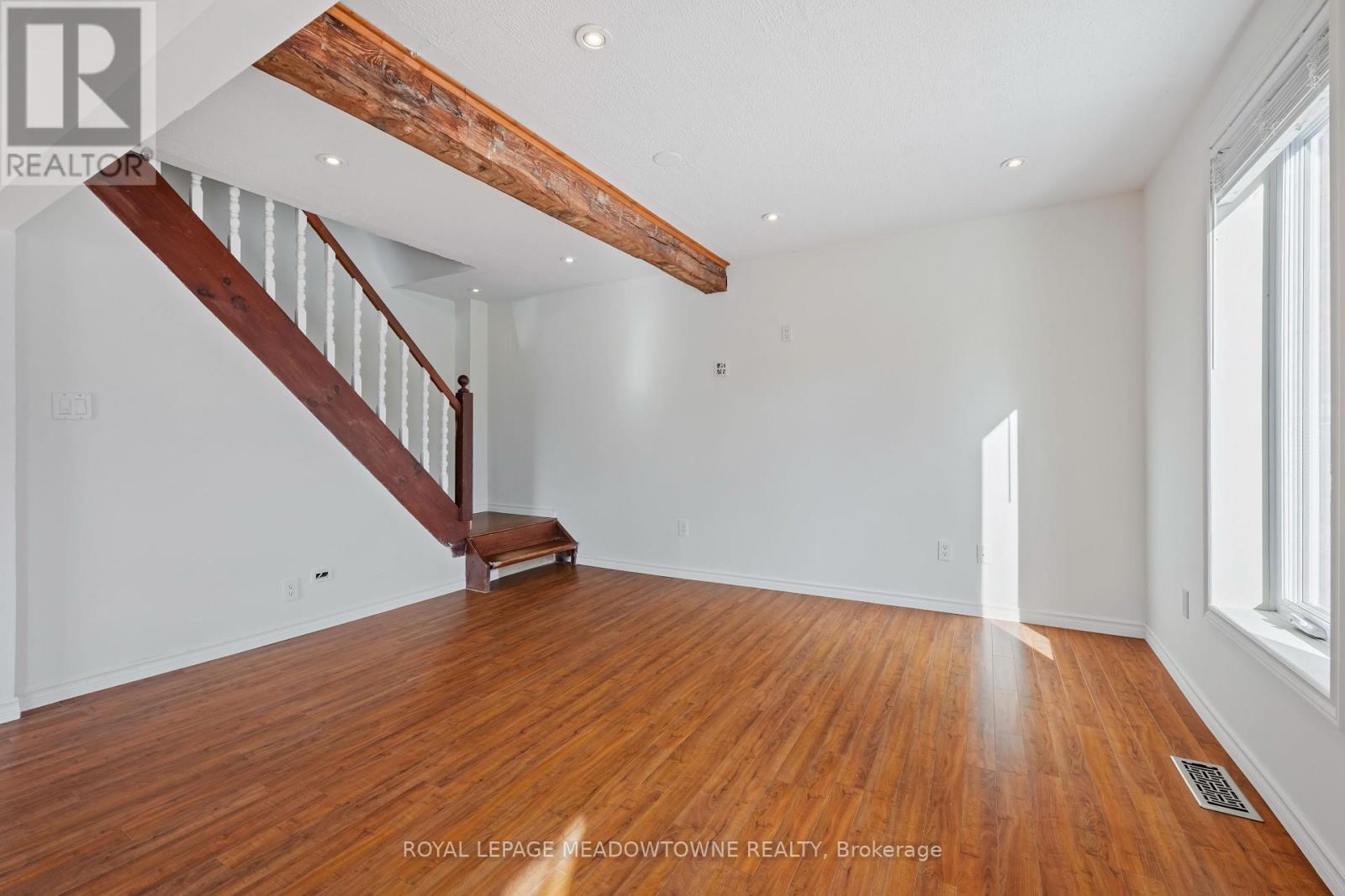 












34 CROZIER STREET

,
East Luther Grand Valley,




Ontario
L0N1G0

