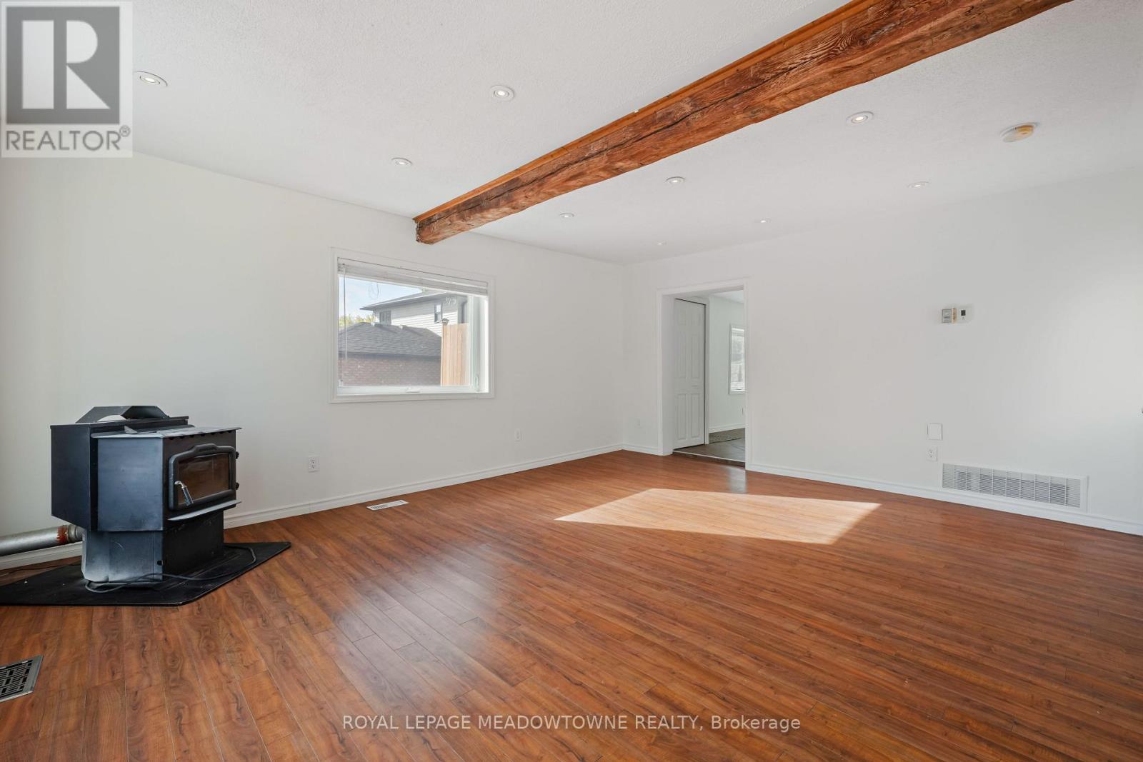 












34 CROZIER STREET

,
East Luther Grand Valley,




Ontario
L0N1G0

