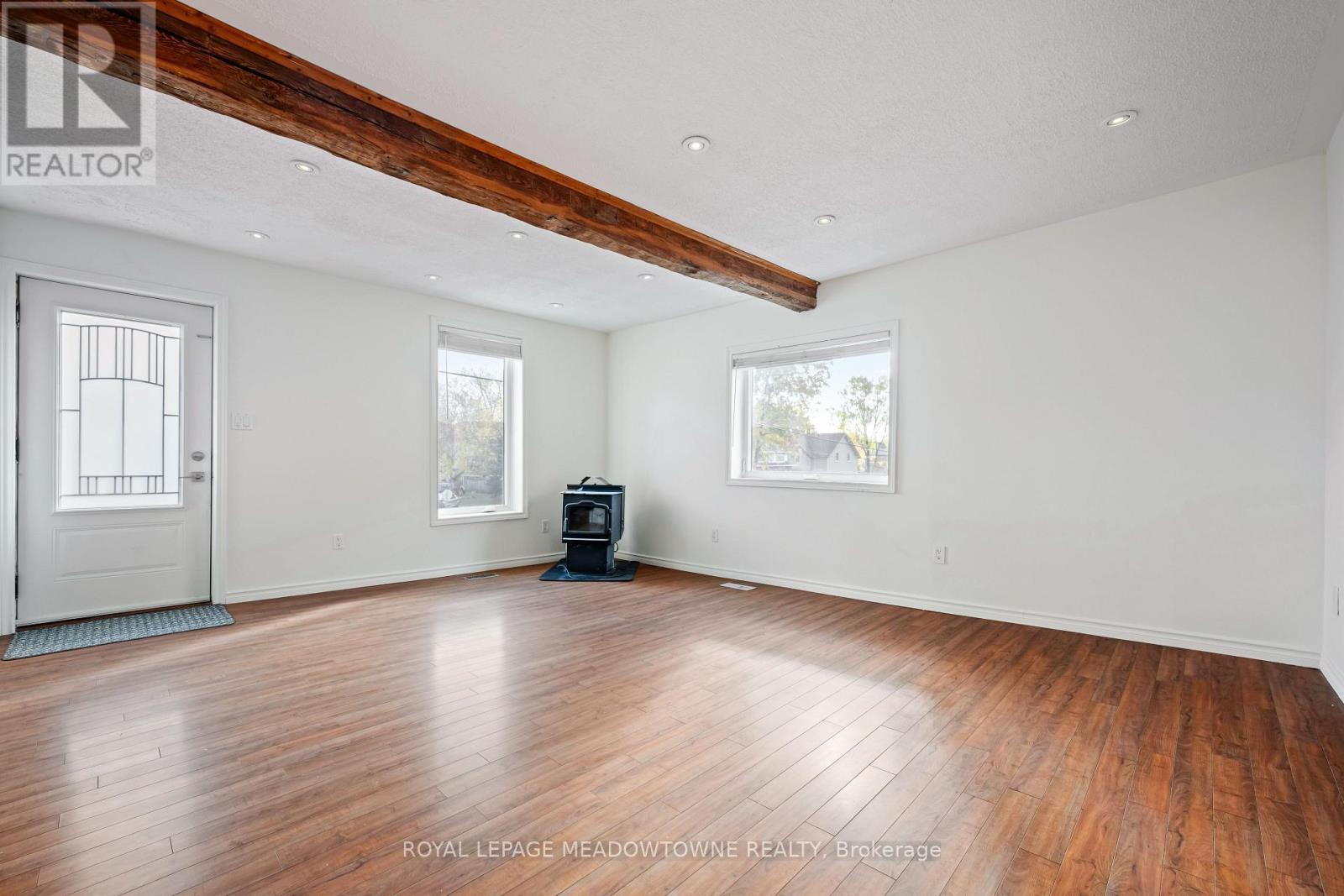 












34 CROZIER STREET

,
East Luther Grand Valley,




Ontario
L0N1G0

