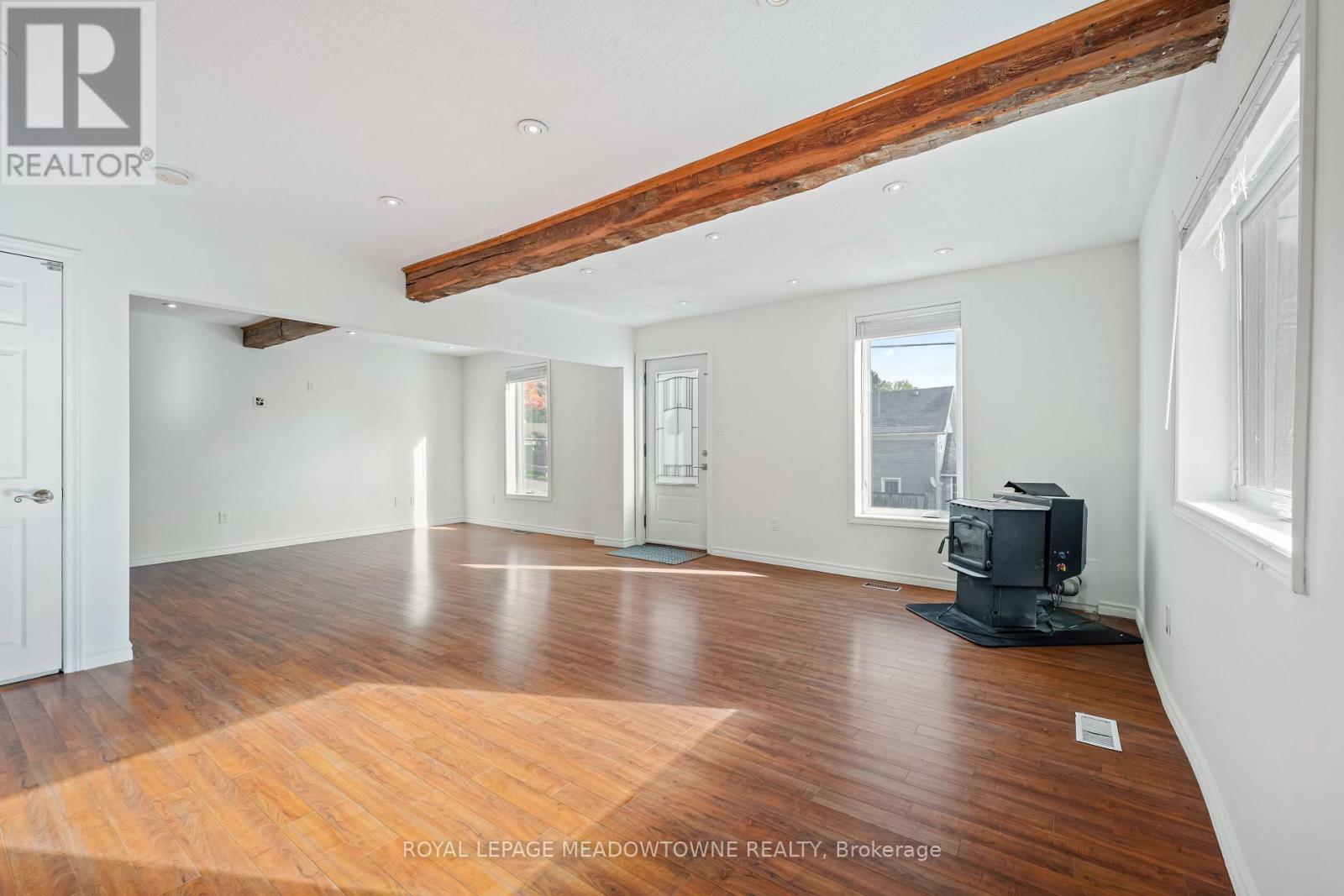 












34 CROZIER STREET

,
East Luther Grand Valley,




Ontario
L0N1G0

