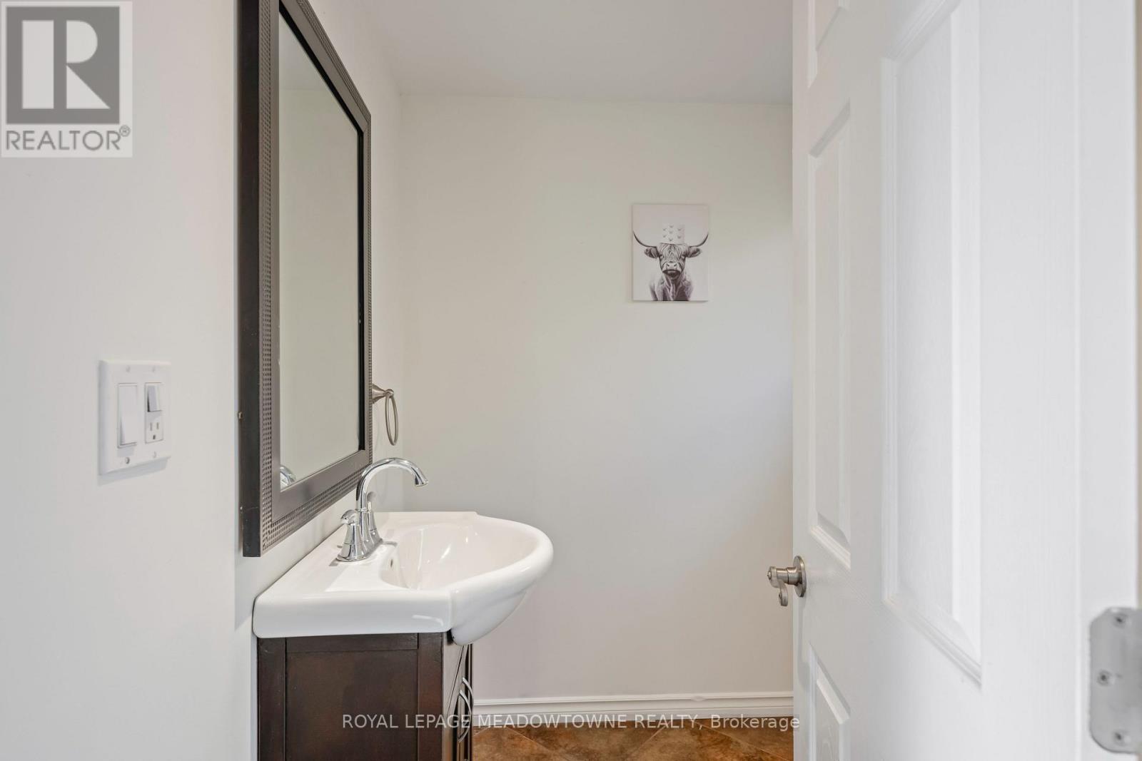 












34 CROZIER STREET

,
East Luther Grand Valley,




Ontario
L0N1G0

