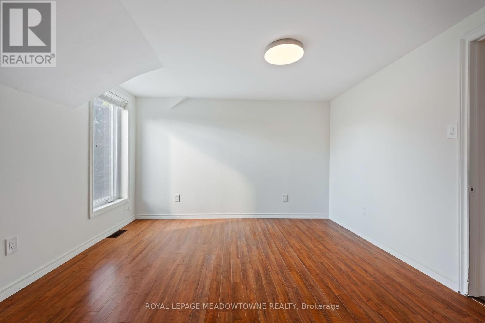 












34 CROZIER STREET

,
East Luther Grand Valley,




Ontario
L0N1G0

