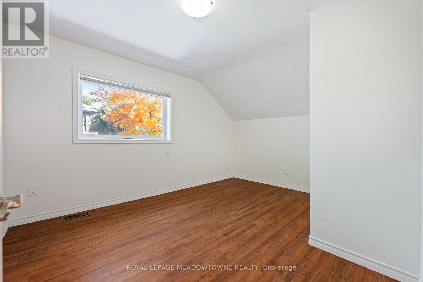 












34 CROZIER STREET

,
East Luther Grand Valley,




Ontario
L0N1G0

