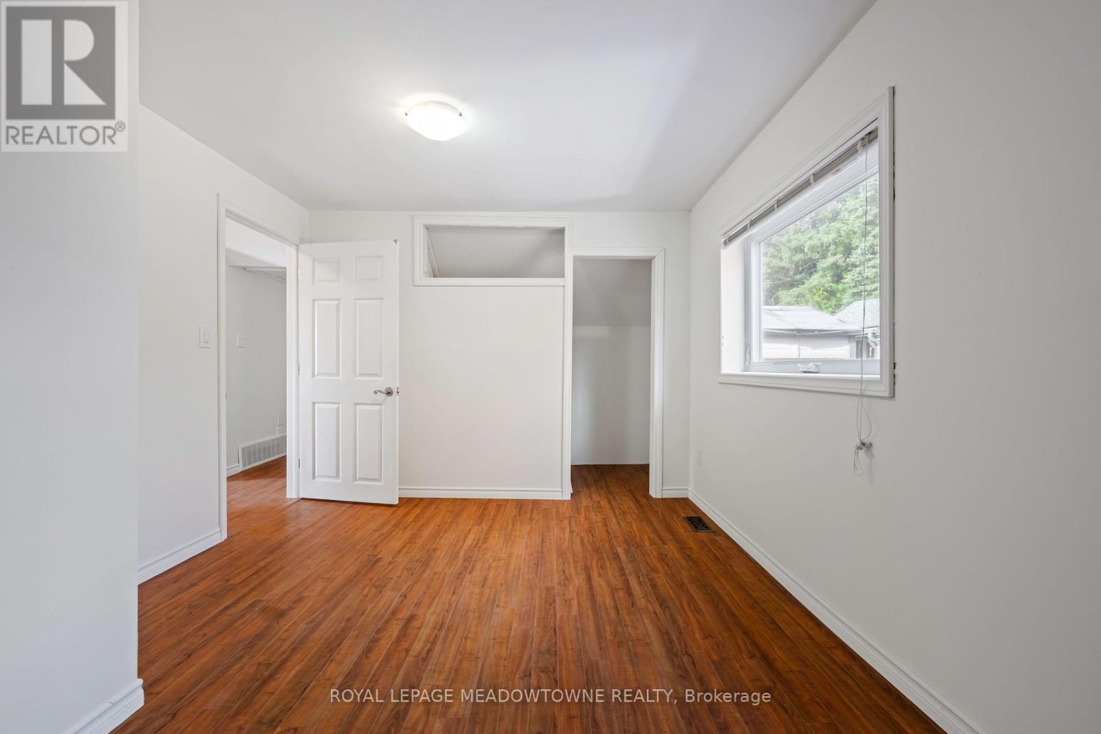 












34 CROZIER STREET

,
East Luther Grand Valley,




Ontario
L0N1G0

