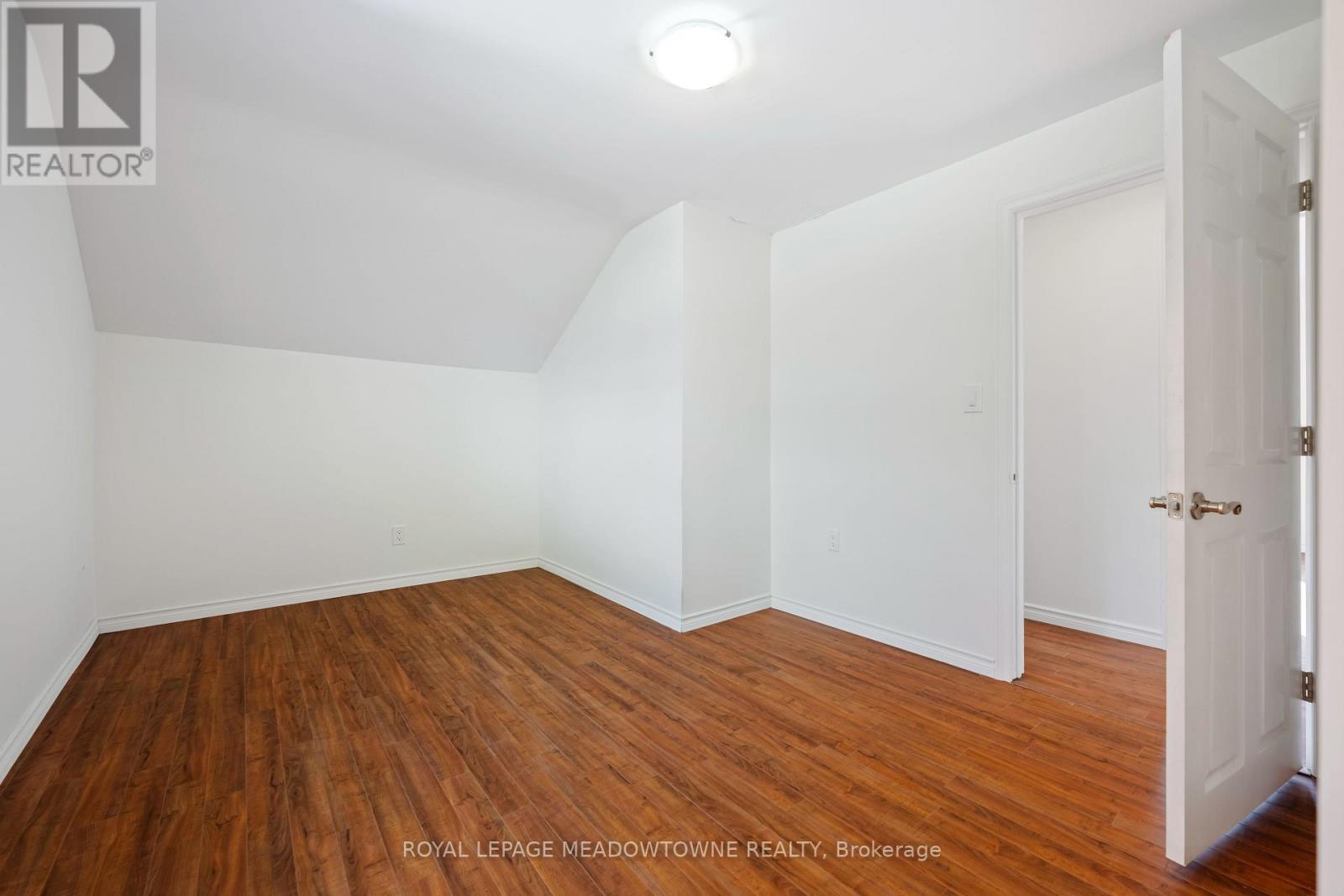 












34 CROZIER STREET

,
East Luther Grand Valley,




Ontario
L0N1G0

