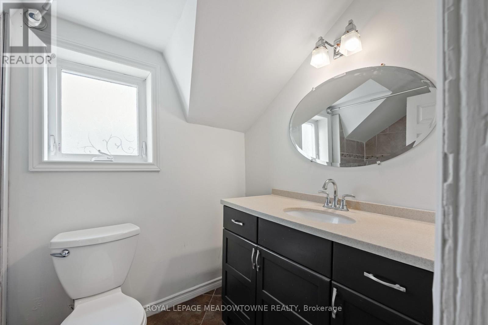 












34 CROZIER STREET

,
East Luther Grand Valley,




Ontario
L0N1G0

