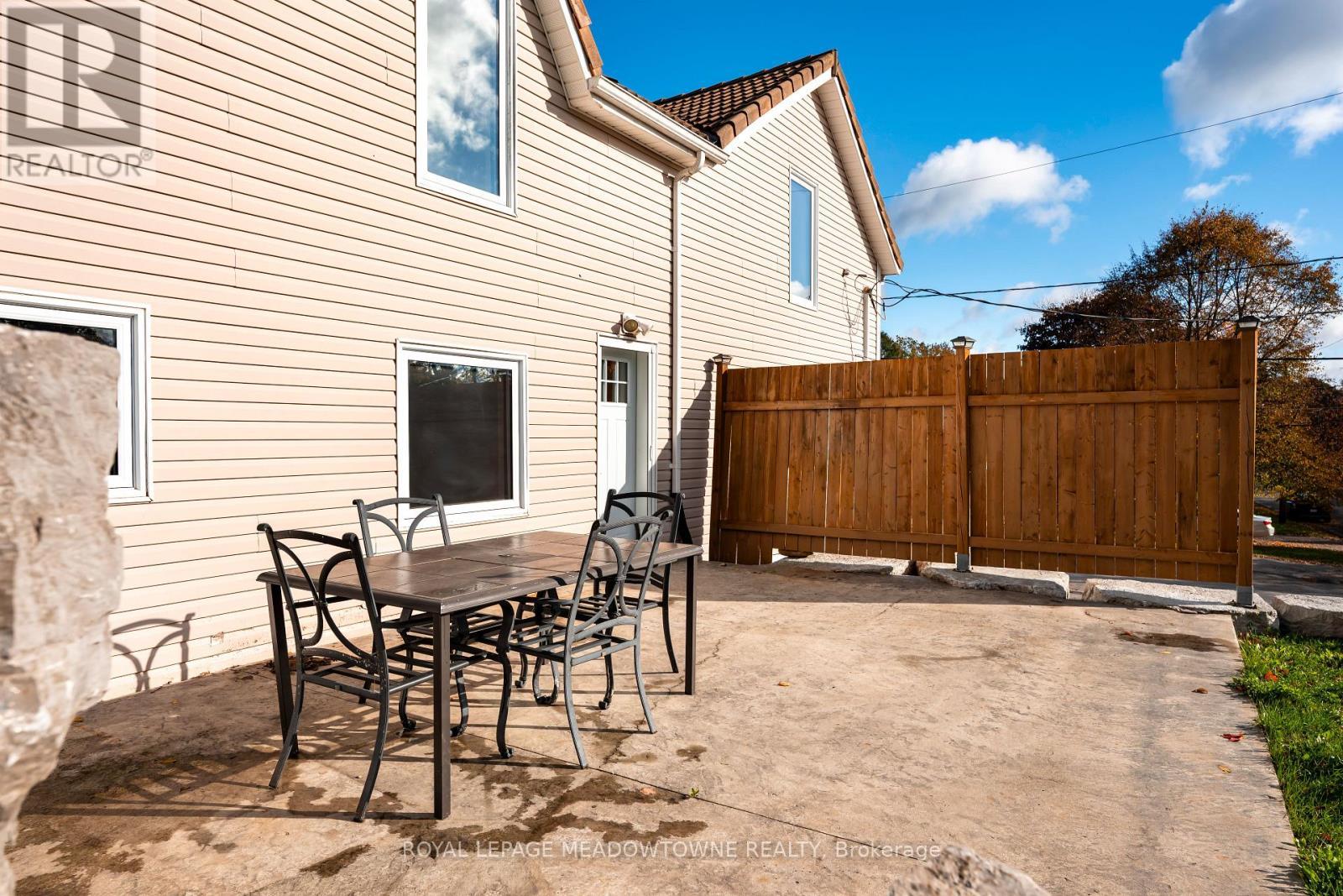 












34 CROZIER STREET

,
East Luther Grand Valley,




Ontario
L0N1G0

