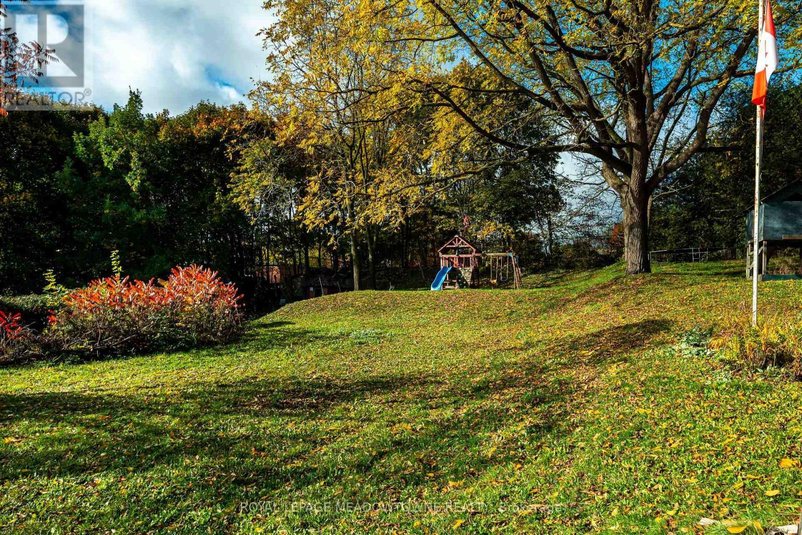 












34 CROZIER STREET

,
East Luther Grand Valley,




Ontario
L0N1G0

