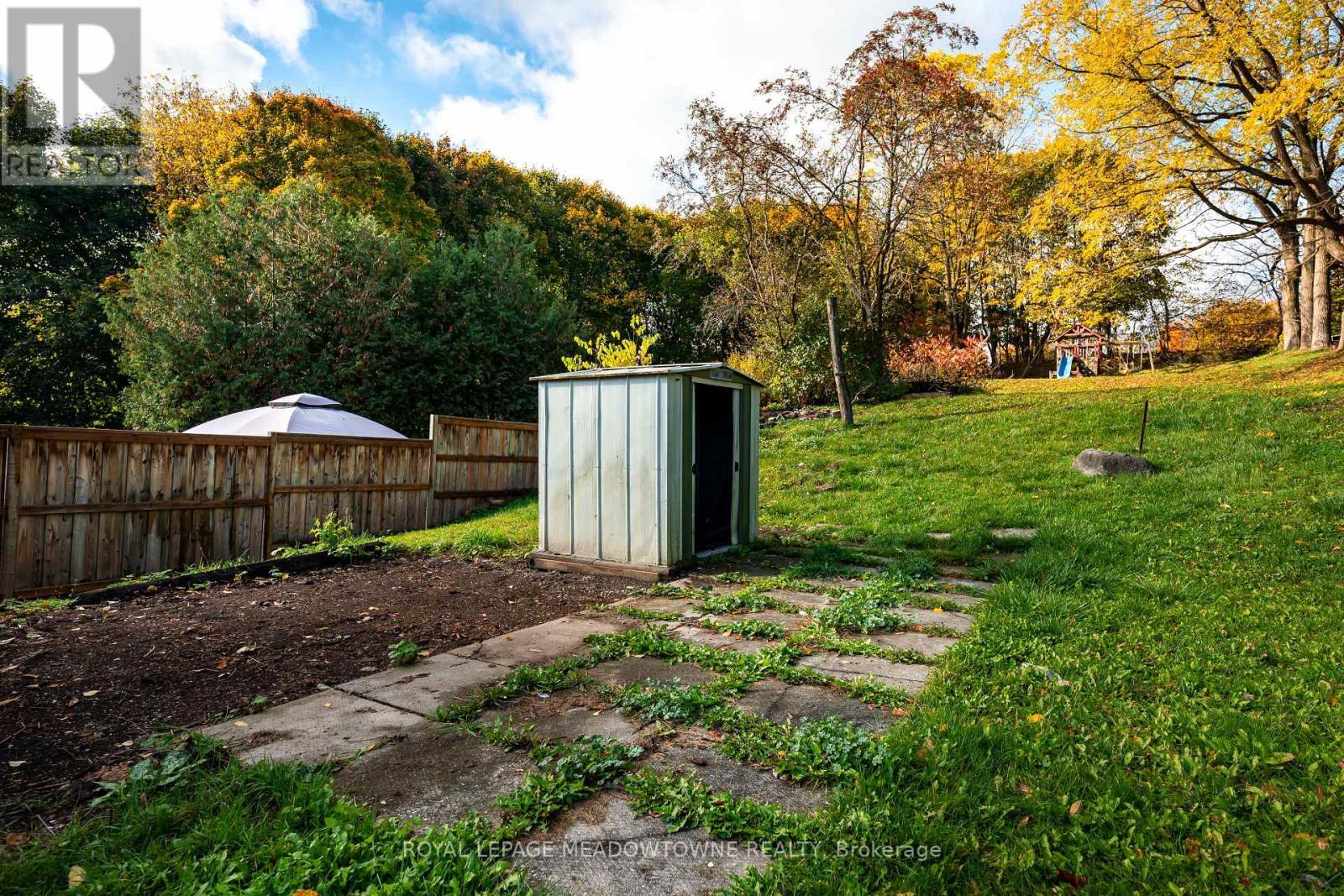 












34 CROZIER STREET

,
East Luther Grand Valley,




Ontario
L0N1G0

