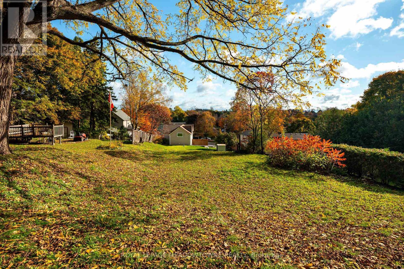 












34 CROZIER STREET

,
East Luther Grand Valley,




Ontario
L0N1G0

