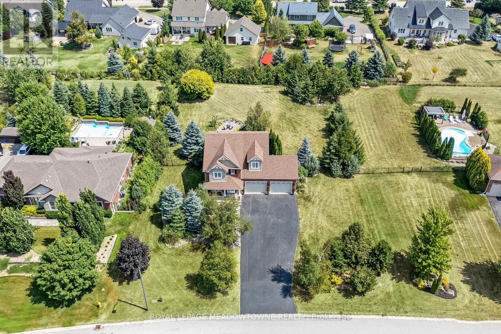 












26 ISLAND LAKE ROAD

,
Mono,




Ontario
L9W5K3

