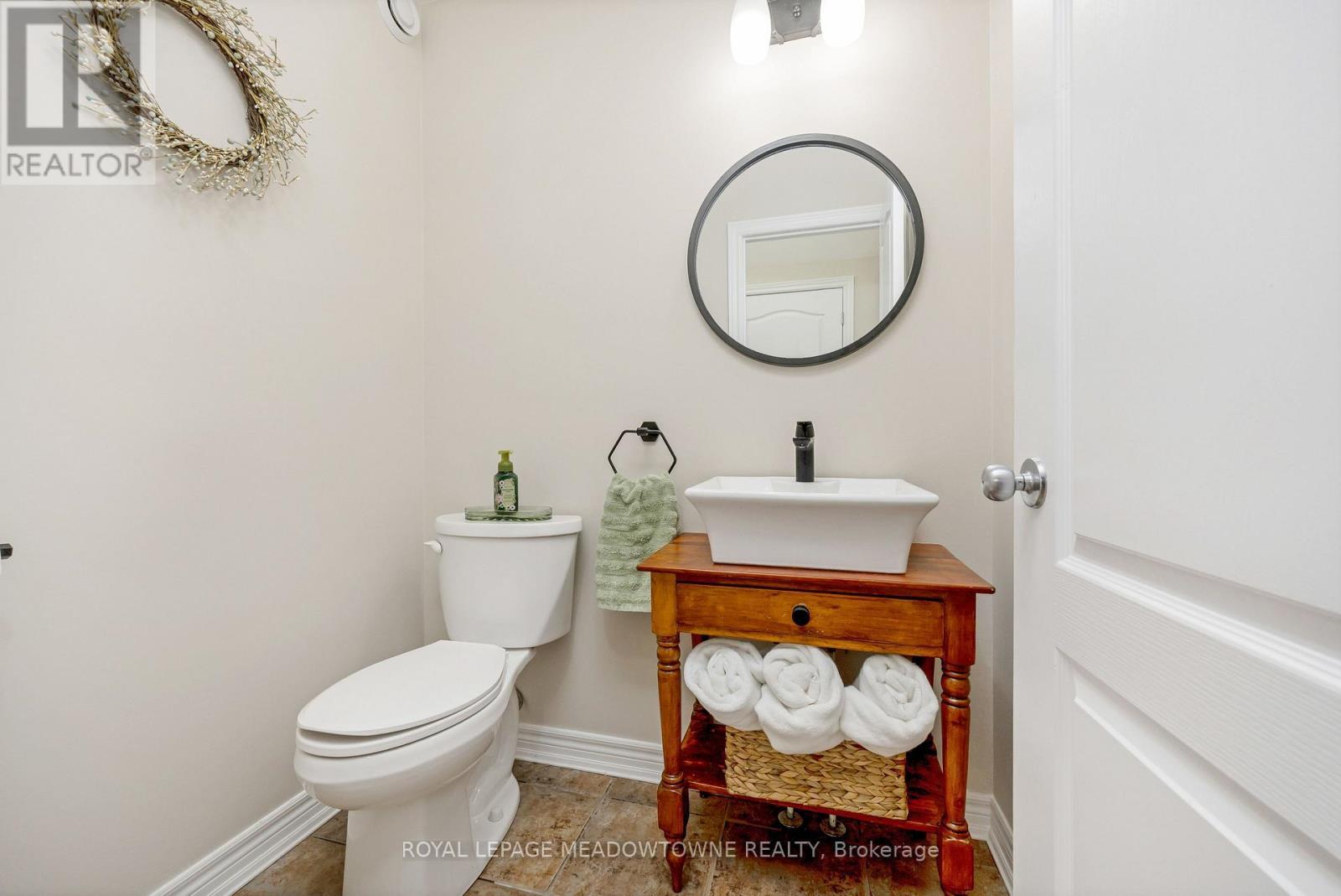 












26 ISLAND LAKE ROAD

,
Mono,




Ontario
L9W5K3

