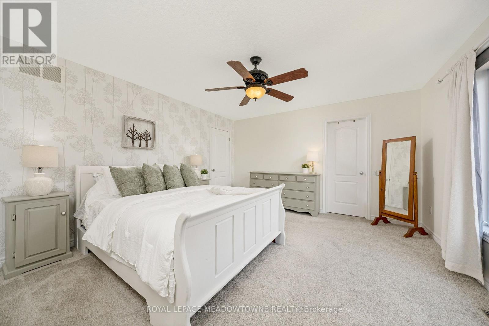 












26 ISLAND LAKE ROAD

,
Mono,




Ontario
L9W5K3

