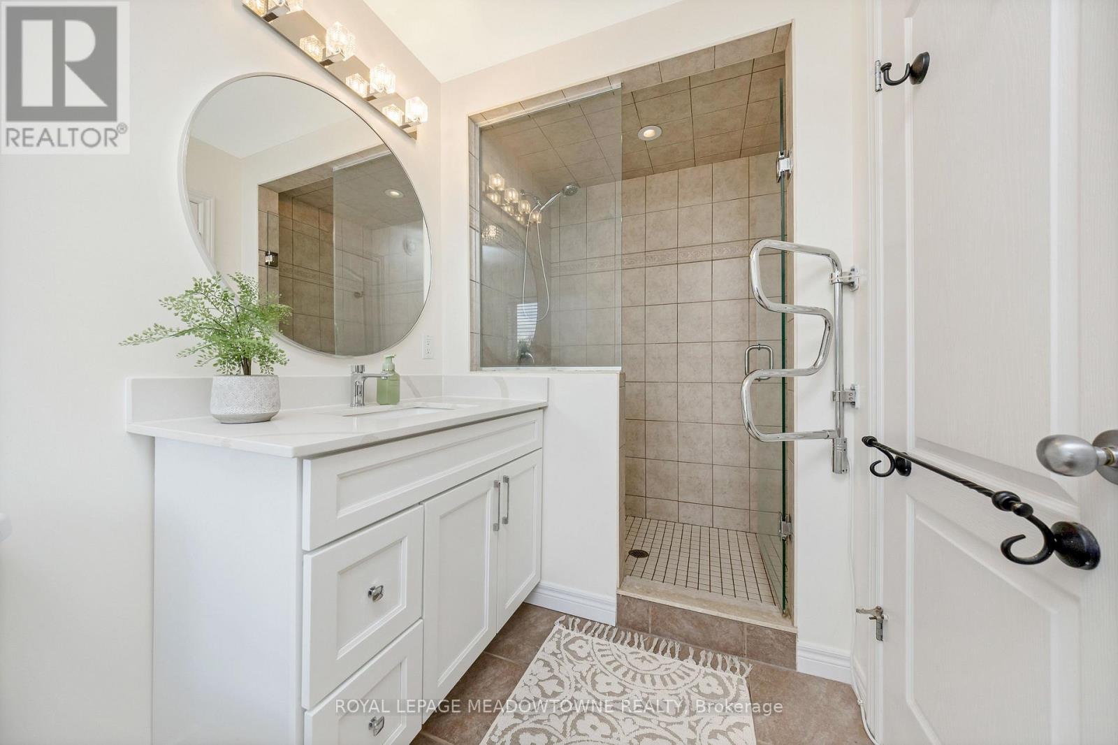 












26 ISLAND LAKE ROAD

,
Mono,




Ontario
L9W5K3

