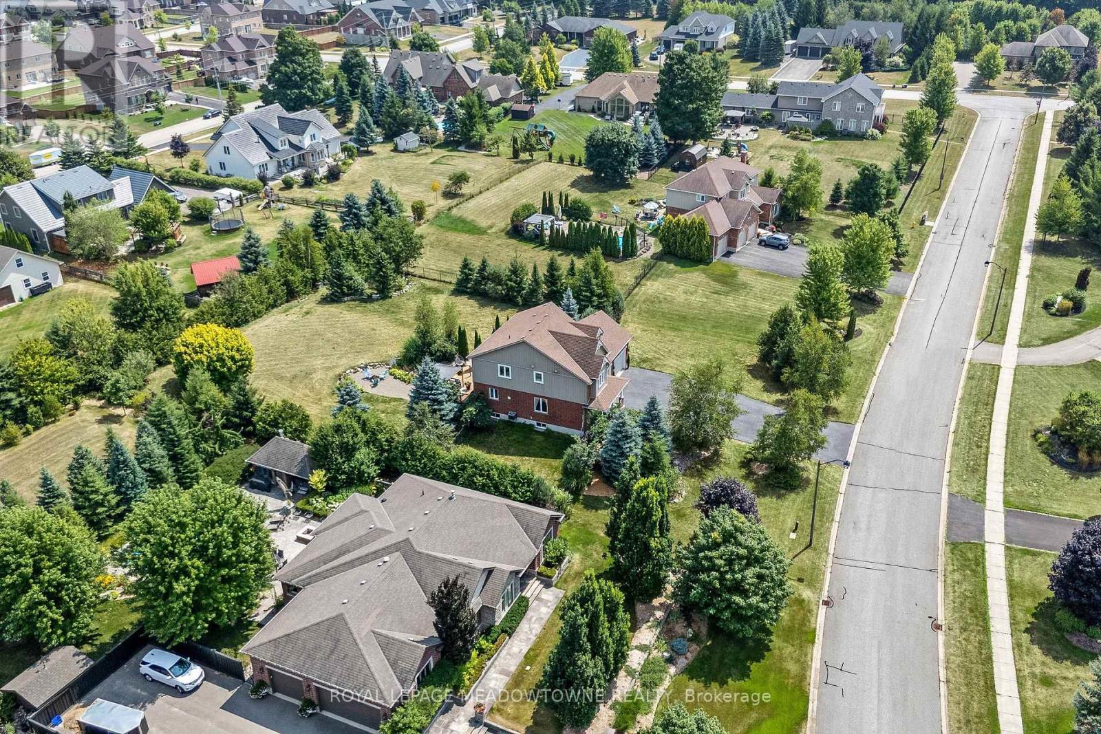 












26 ISLAND LAKE ROAD

,
Mono,




Ontario
L9W5K3

