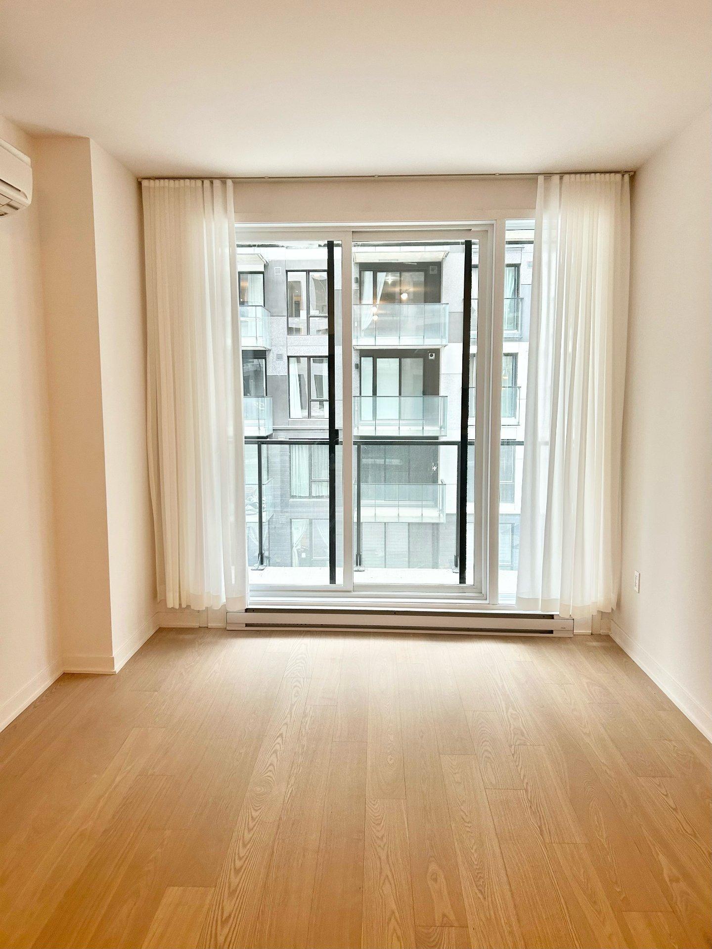 









1485


Rue des Bassins

, 329B,
Montréal (Le Sud-Ouest),




QC
H3C1B7

