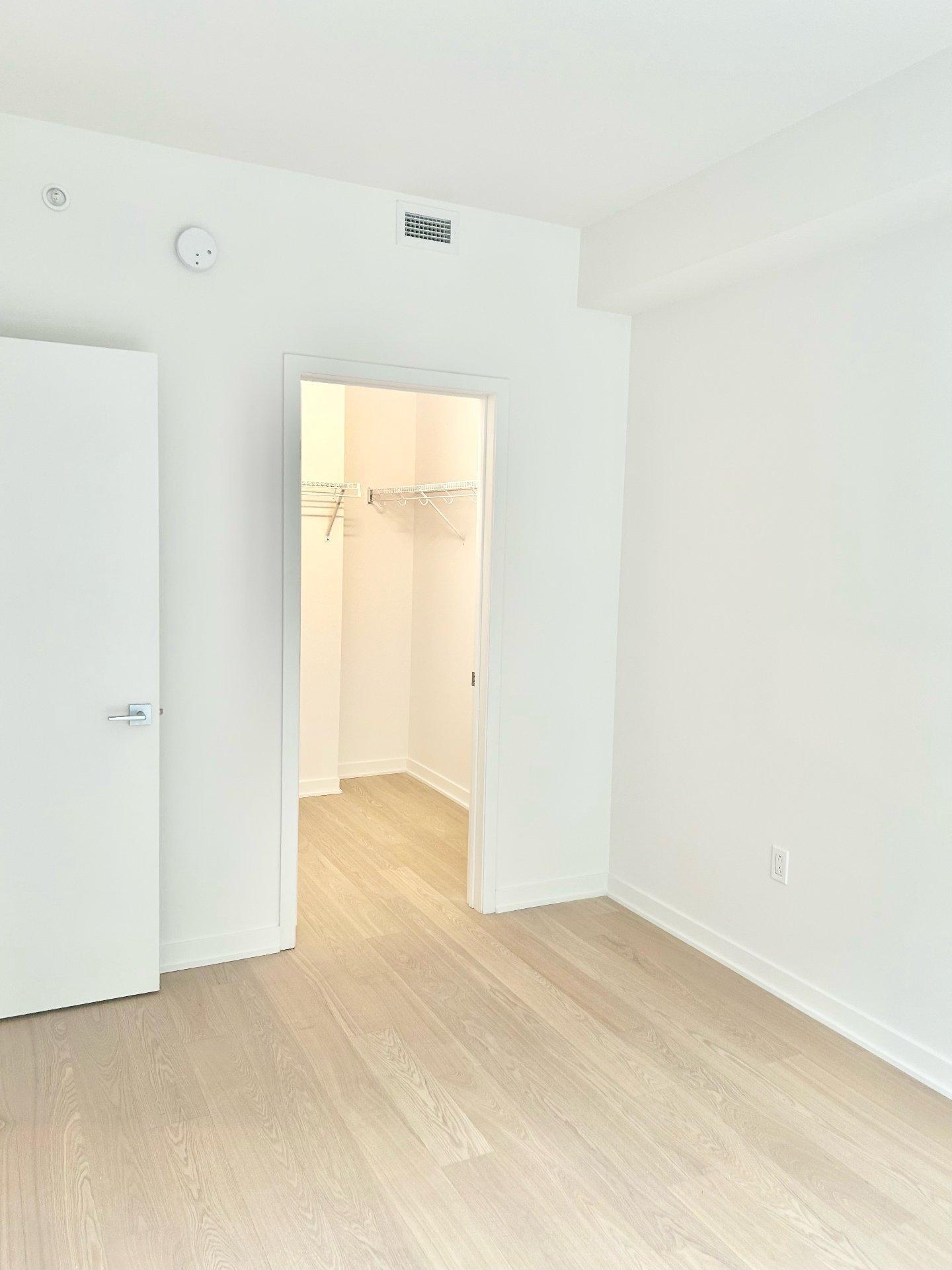 









1485


Rue des Bassins

, 329B,
Montréal (Le Sud-Ouest),




QC
H3C1B7

