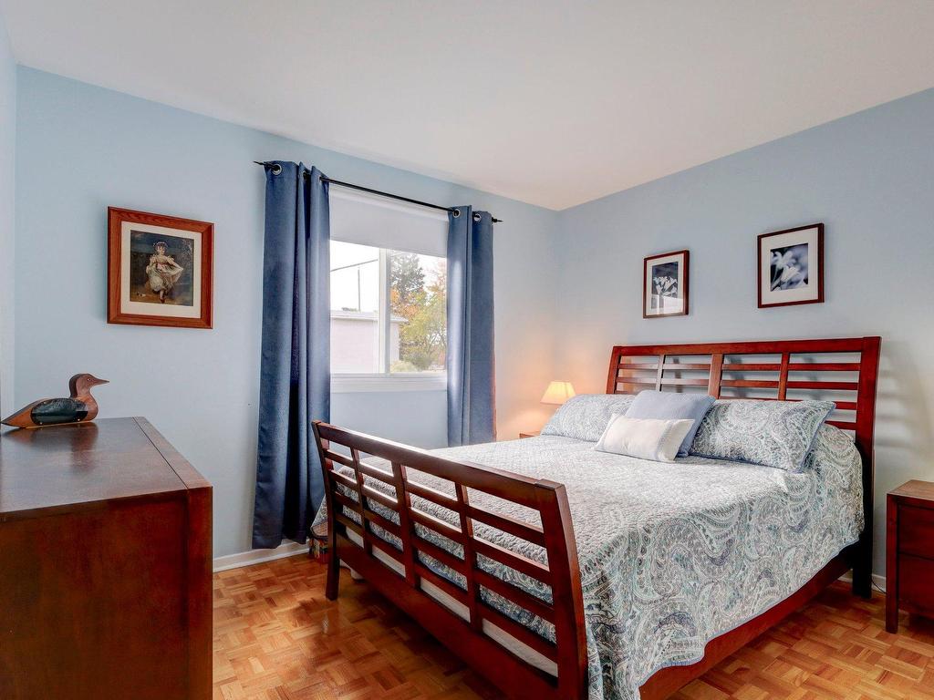 









12722


Rue Tracy

,
Pierrefonds-Roxboro (Montréal),




QC
H8Z1R6

