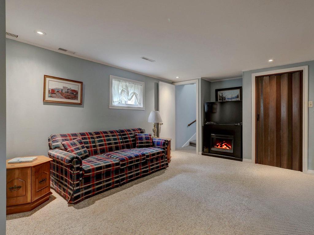 









12722


Rue Tracy

,
Pierrefonds-Roxboro (Montréal),




QC
H8Z1R6

