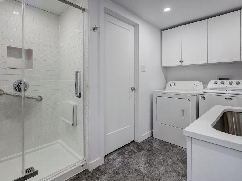 









12722


Rue Tracy

,
Pierrefonds-Roxboro (Montréal),




QC
H8Z1R6

