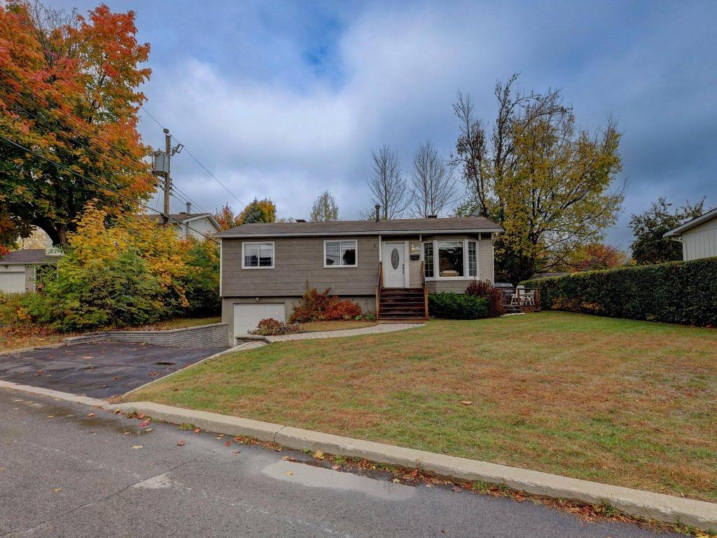 









12722


Rue Tracy

,
Pierrefonds-Roxboro (Montréal),




QC
H8Z1R6

