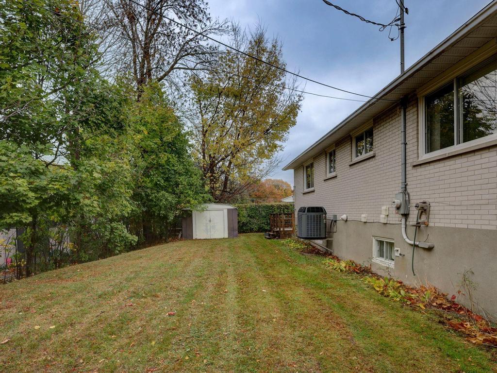 









12722


Rue Tracy

,
Pierrefonds-Roxboro (Montréal),




QC
H8Z1R6


