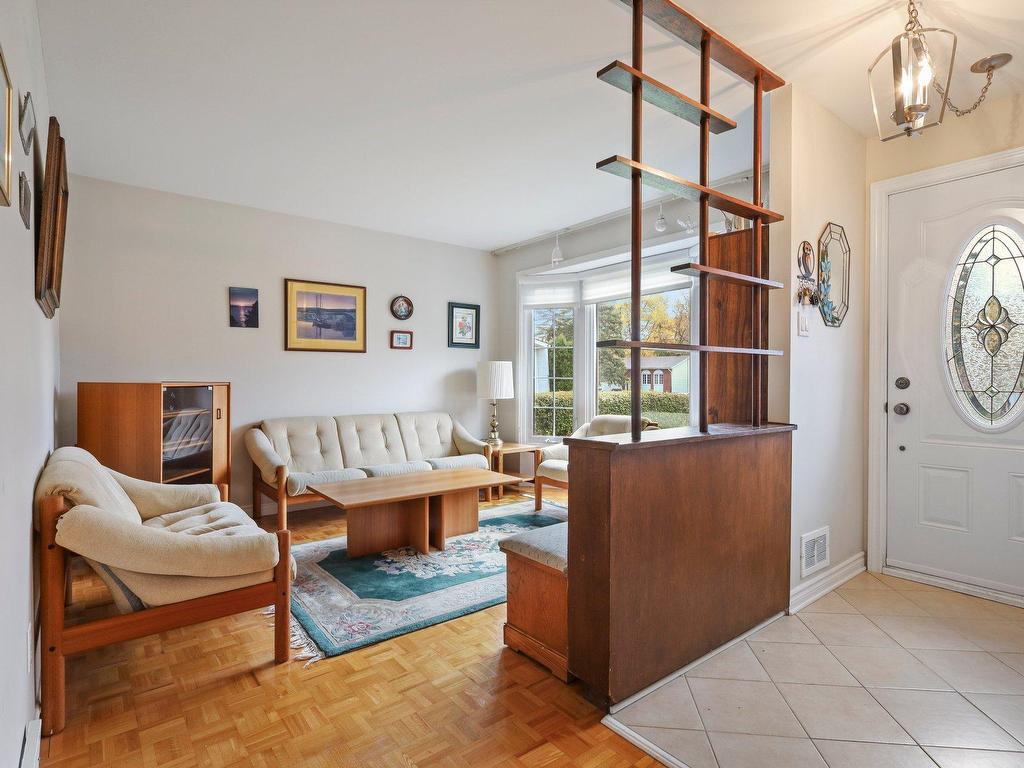 









12722


Rue Tracy

,
Pierrefonds-Roxboro (Montréal),




QC
H8Z1R6

