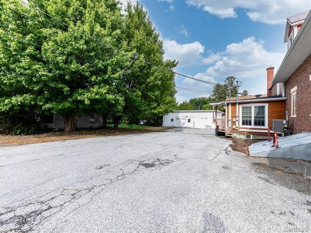 









539


Rue Principale

,
Saint-Sébastien,




QC
J0J2C0

