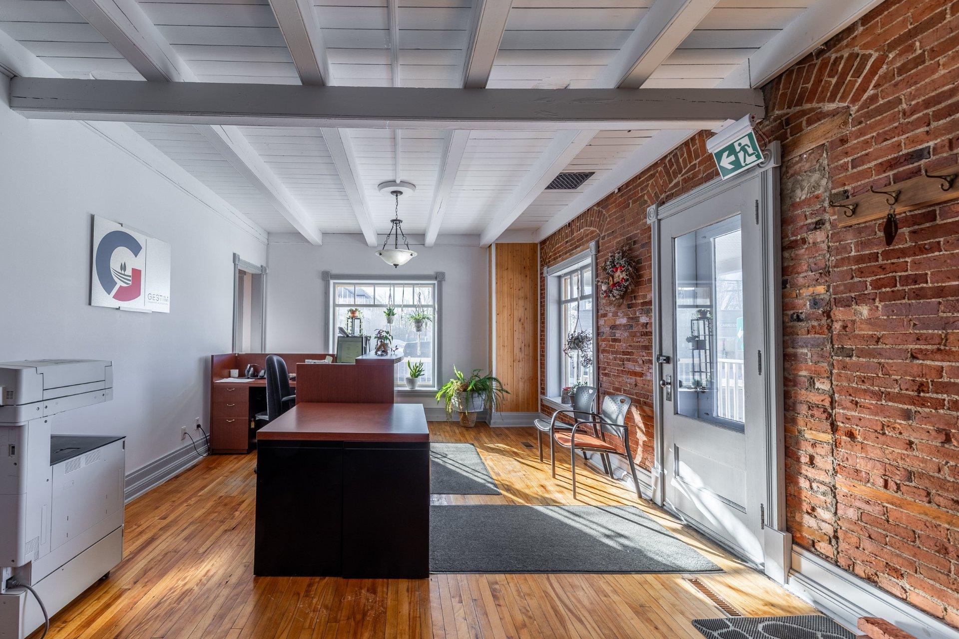 









539


Rue Principale

,
Saint-Sébastien,




QC
J0J2C0

