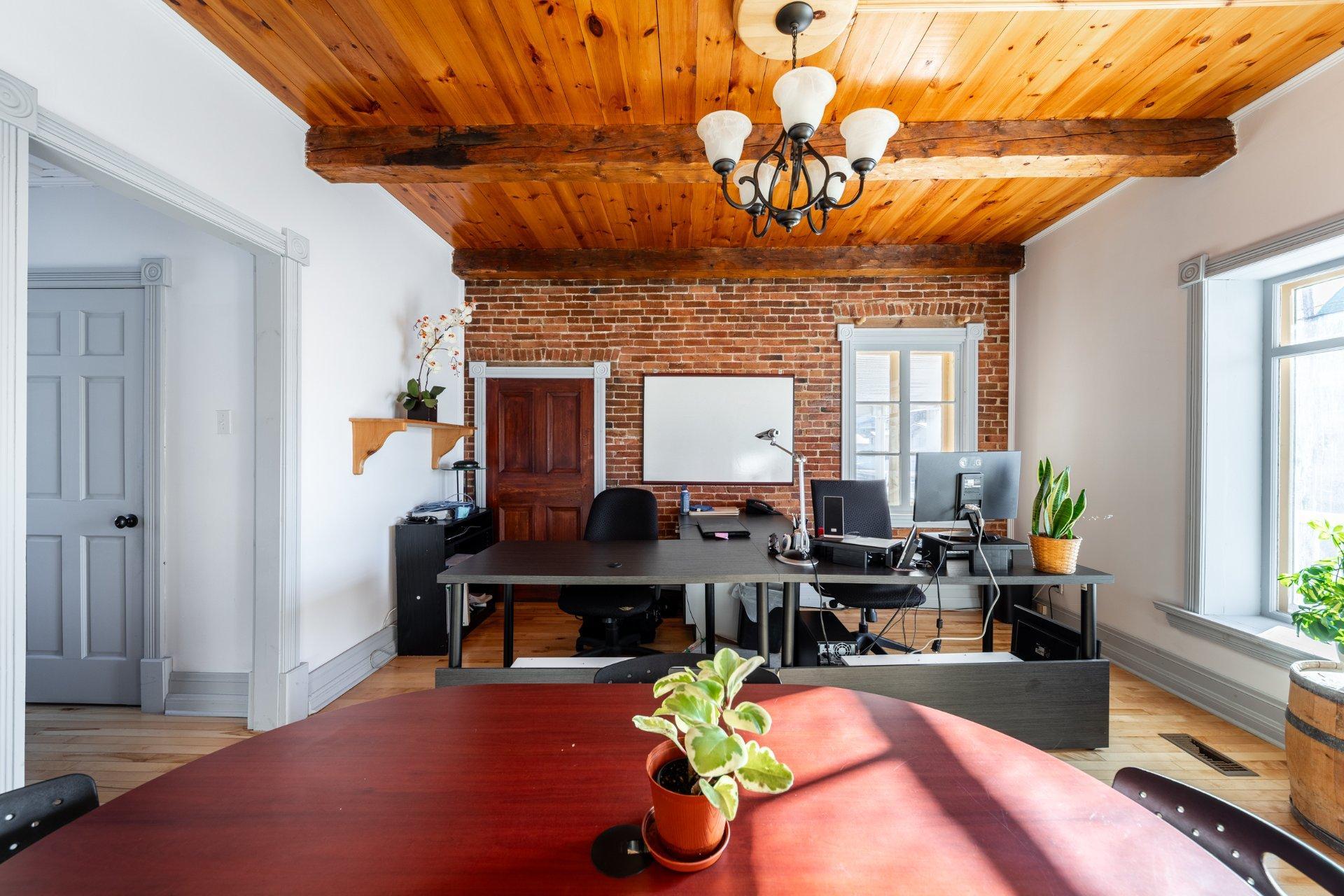 









539


Rue Principale

,
Saint-Sébastien,




QC
J0J2C0

