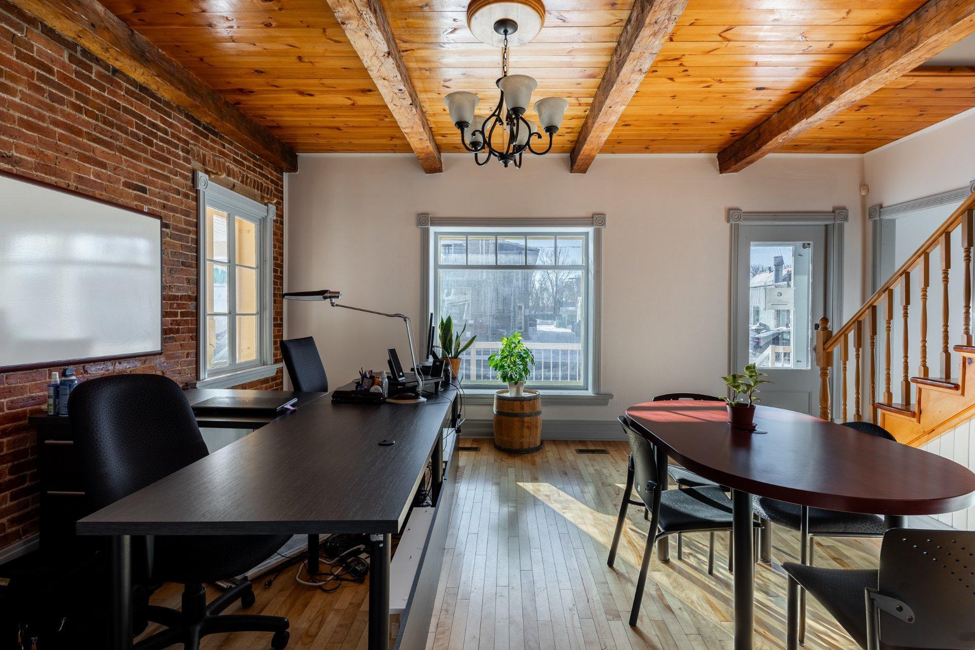 









539


Rue Principale

,
Saint-Sébastien,




QC
J0J2C0

