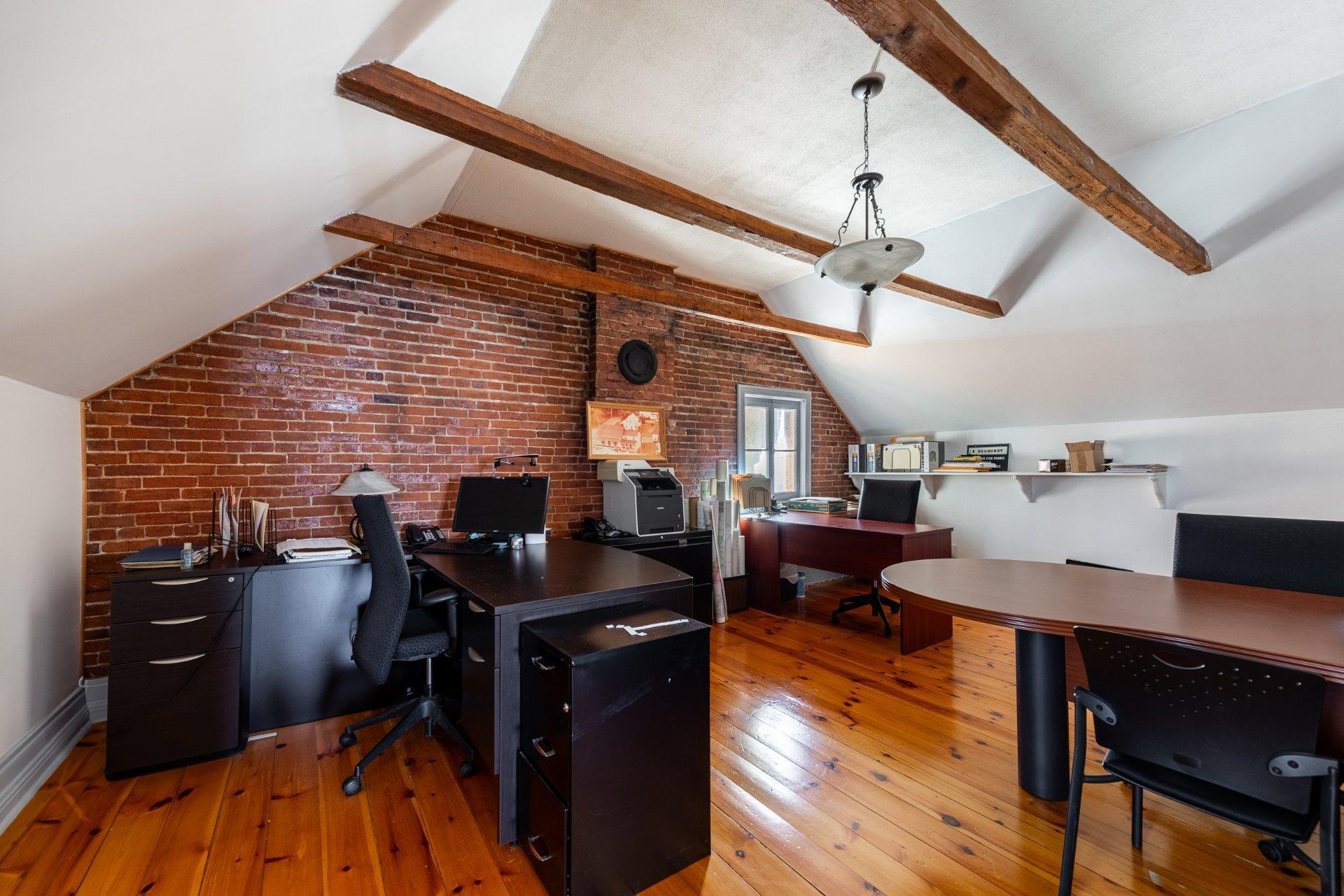 









539


Rue Principale

,
Saint-Sébastien,




QC
J0J2C0

