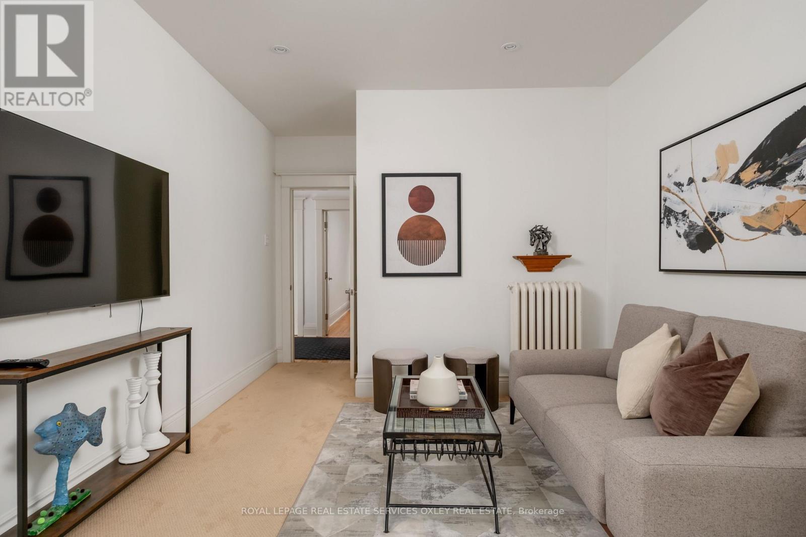 












7 BINSCARTH ROAD

,
Toronto,




Ontario
M4W1Y2

