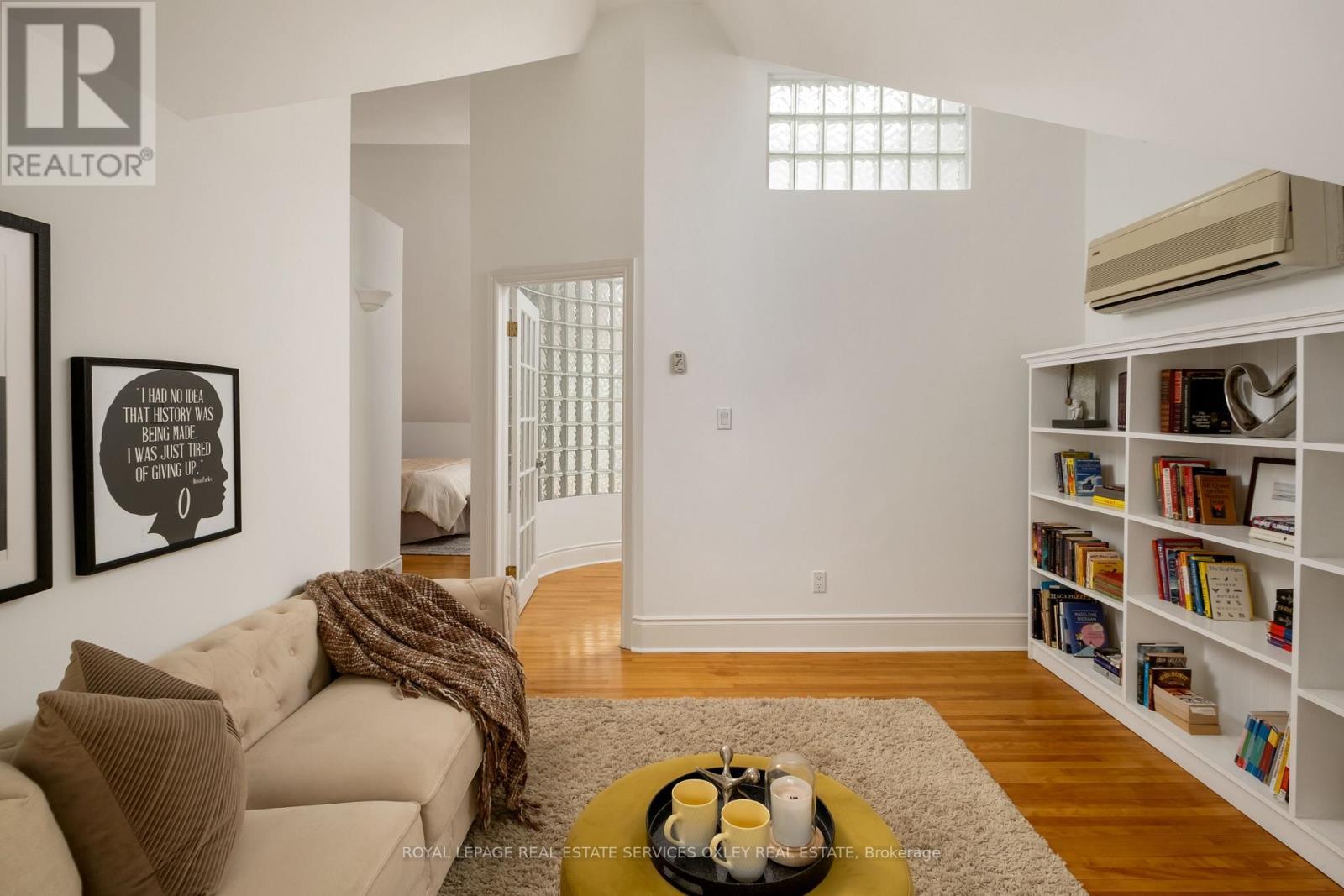 












7 BINSCARTH ROAD

,
Toronto,




Ontario
M4W1Y2

