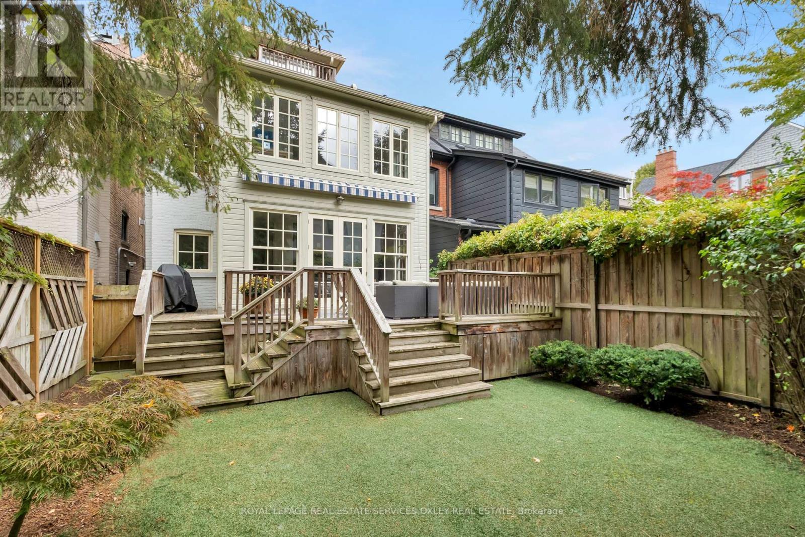 












7 BINSCARTH ROAD

,
Toronto,




Ontario
M4W1Y2

