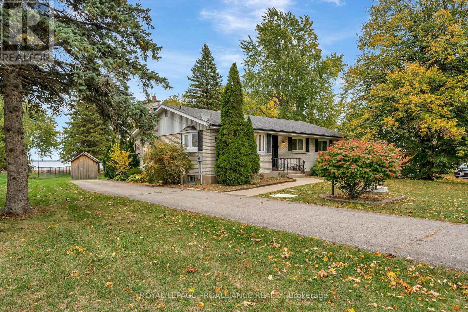 












97 ROSELAND DRIVE

,
Quinte West (Murray Ward),




Ontario
K0K1L0

