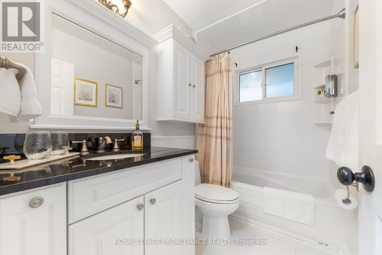 












97 ROSELAND DRIVE

,
Quinte West (Murray Ward),




Ontario
K0K1L0

