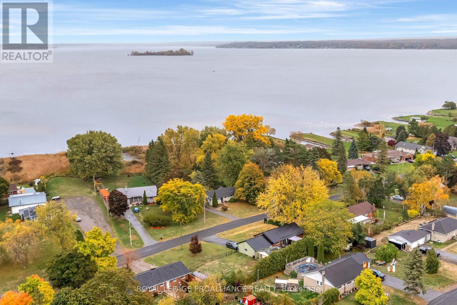 












97 ROSELAND DRIVE

,
Quinte West (Murray Ward),




Ontario
K0K1L0

