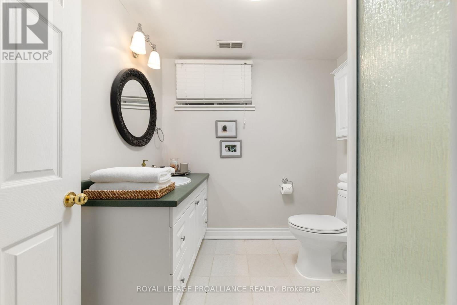 












97 ROSELAND DRIVE

,
Quinte West (Murray Ward),




Ontario
K0K1L0

