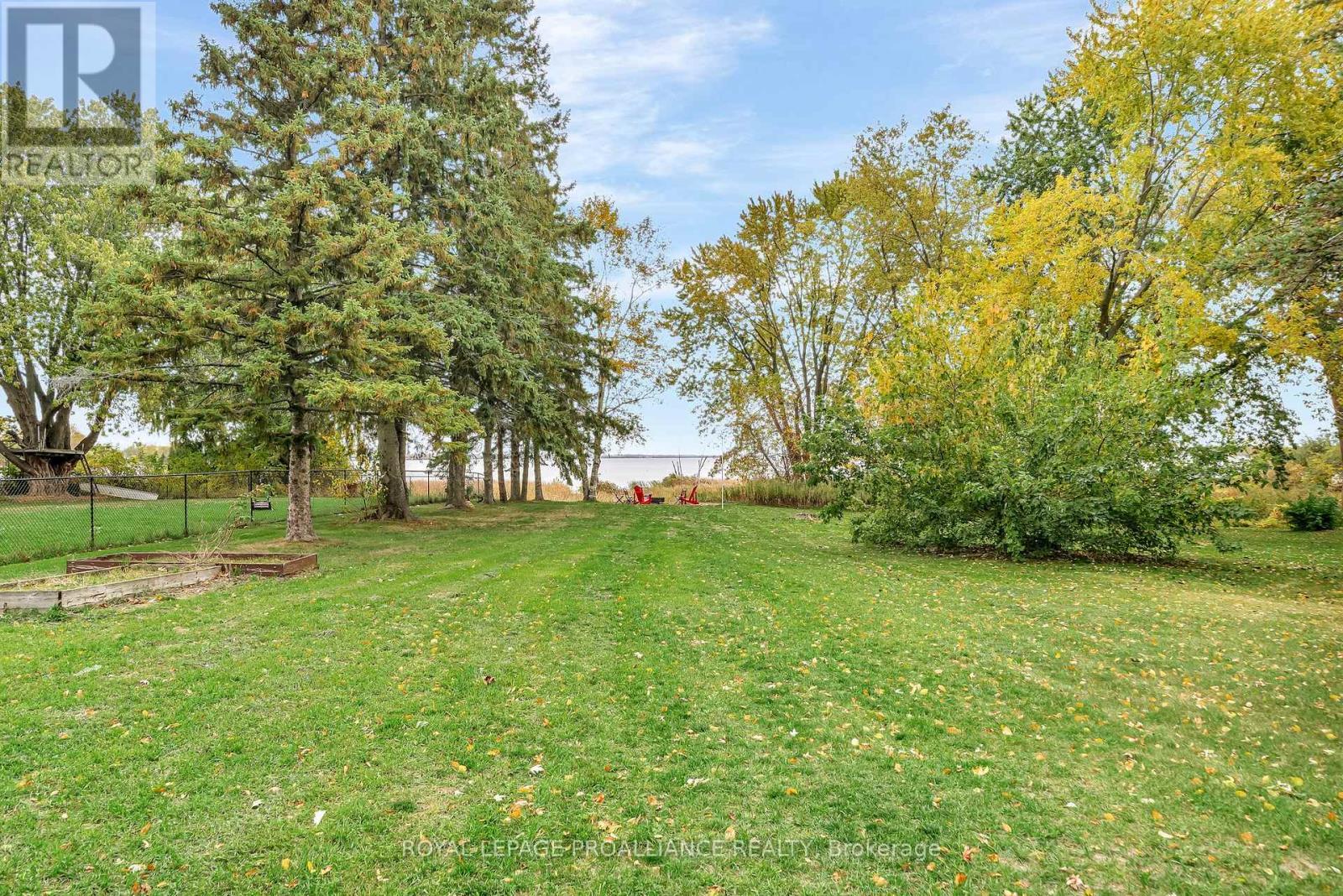 












97 ROSELAND DRIVE

,
Quinte West (Murray Ward),




Ontario
K0K1L0

