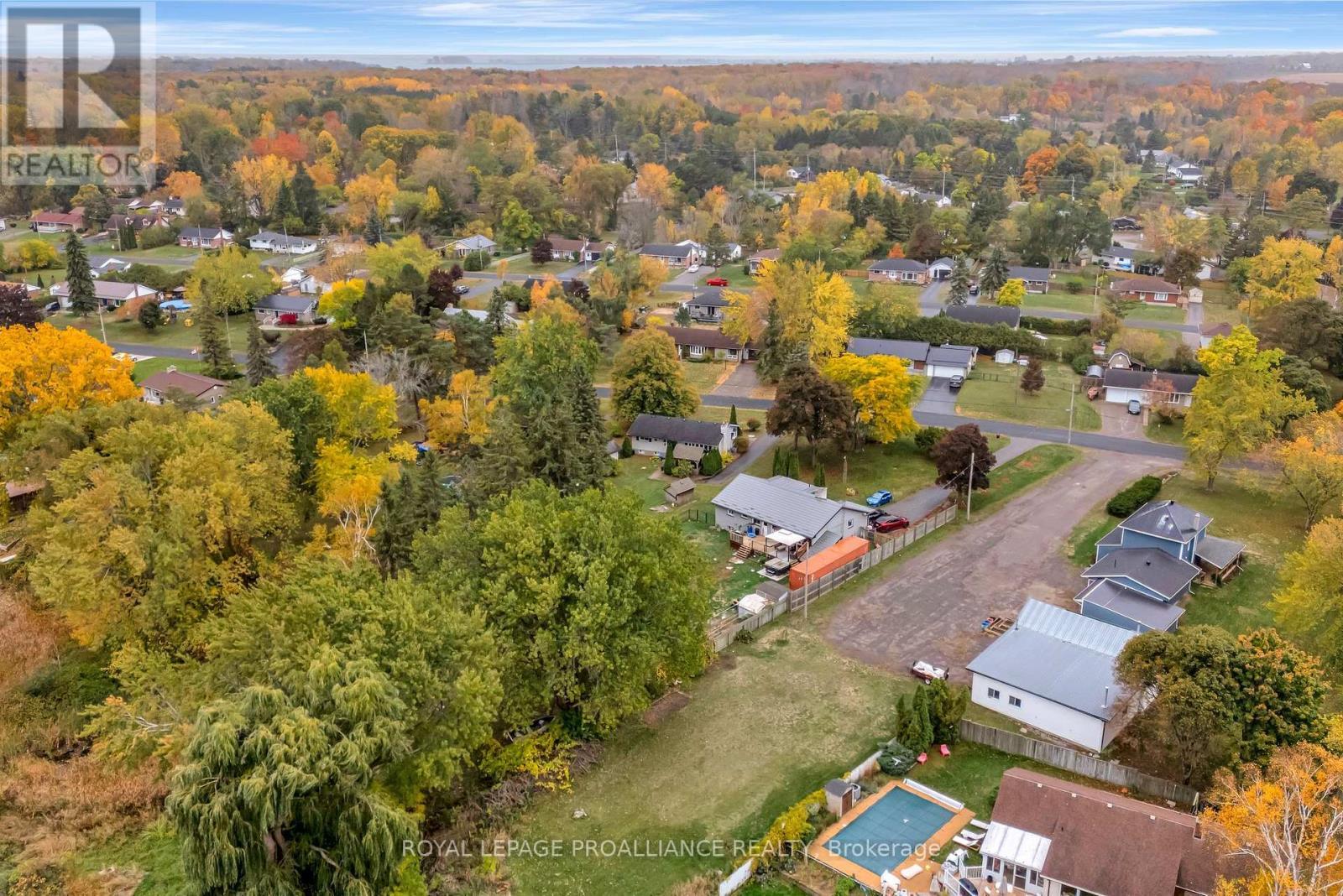 












97 ROSELAND DRIVE

,
Quinte West (Murray Ward),




Ontario
K0K1L0

