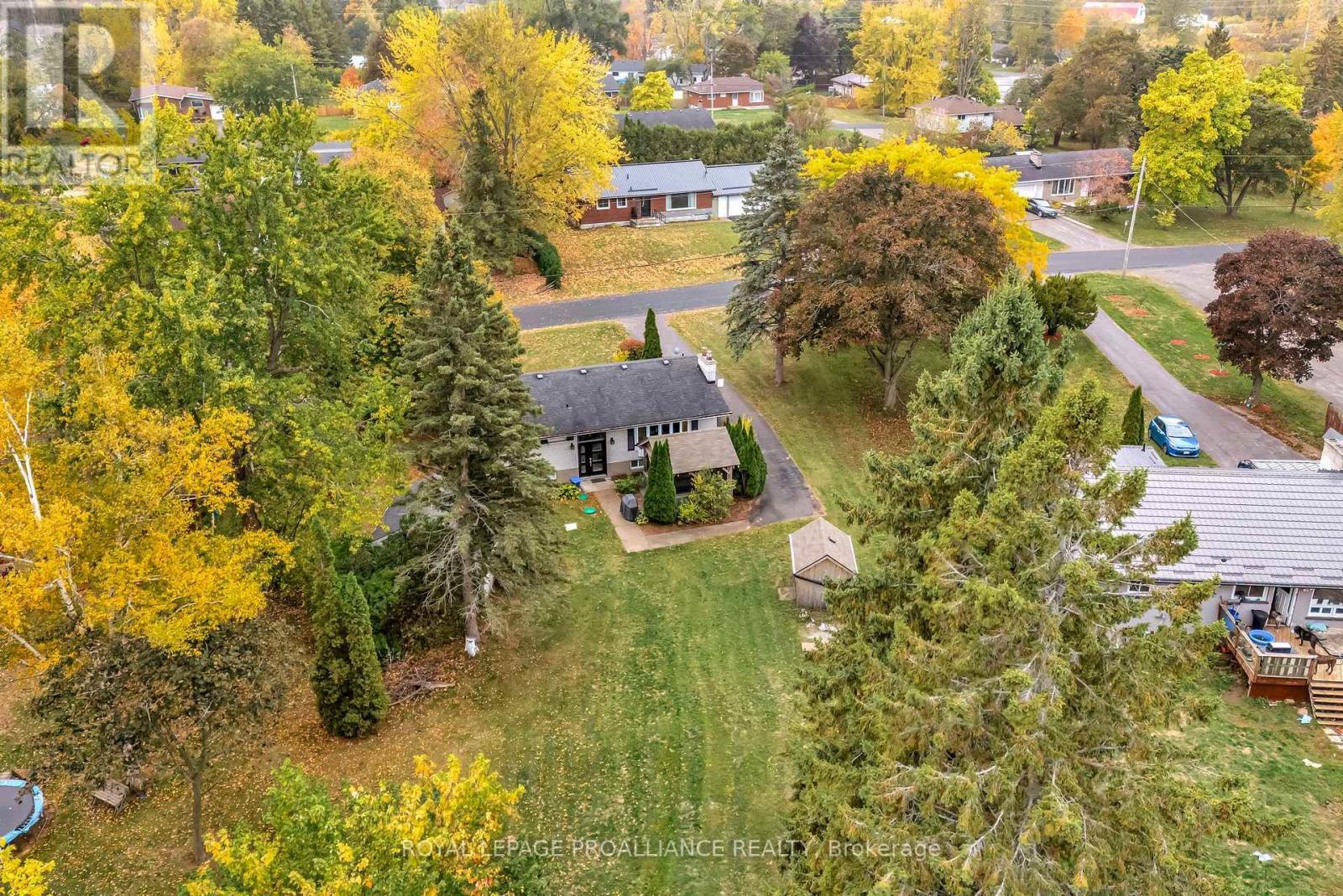 












97 ROSELAND DRIVE

,
Quinte West (Murray Ward),




Ontario
K0K1L0

